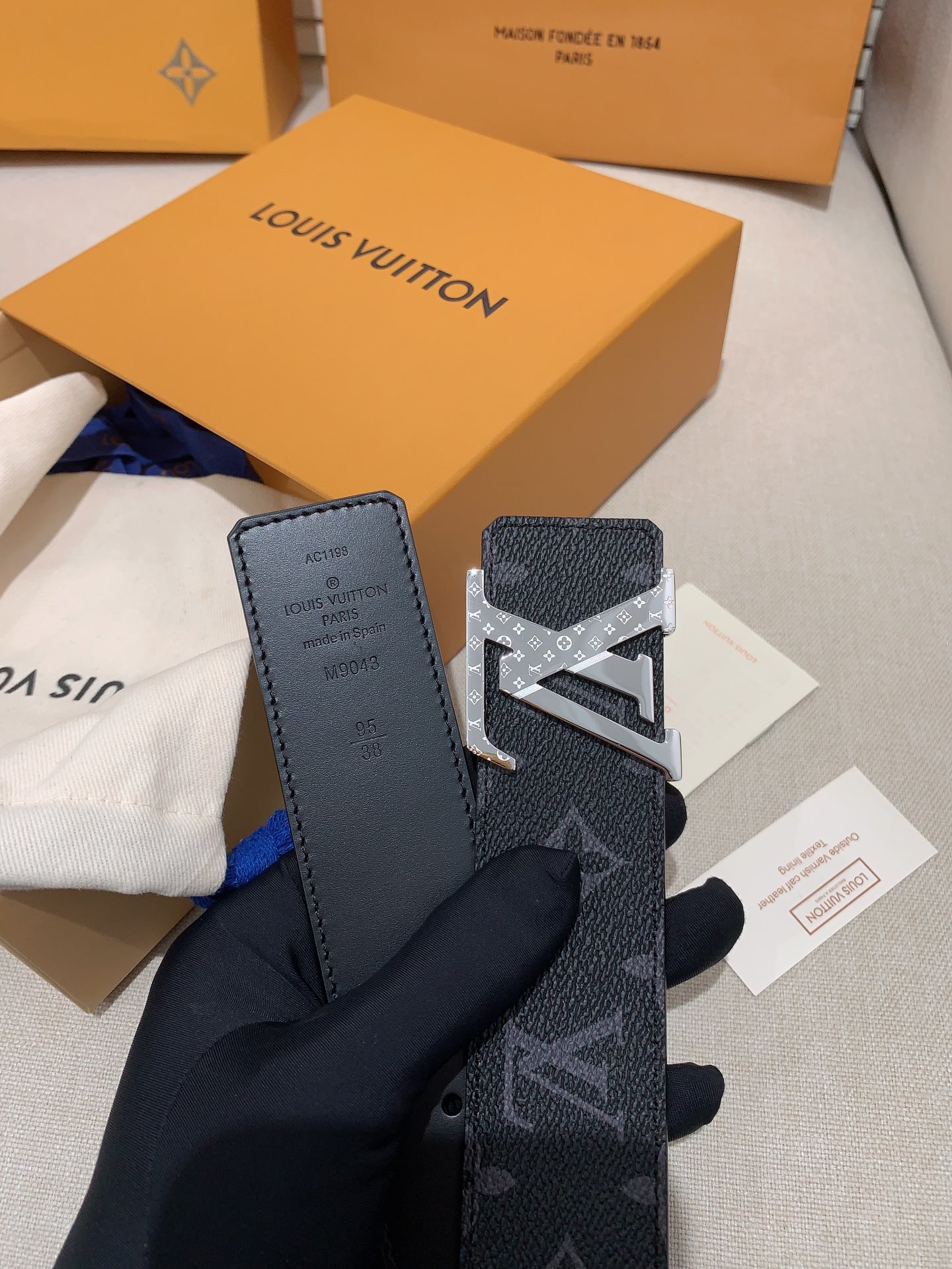 Louis Vuitton Basic Belt