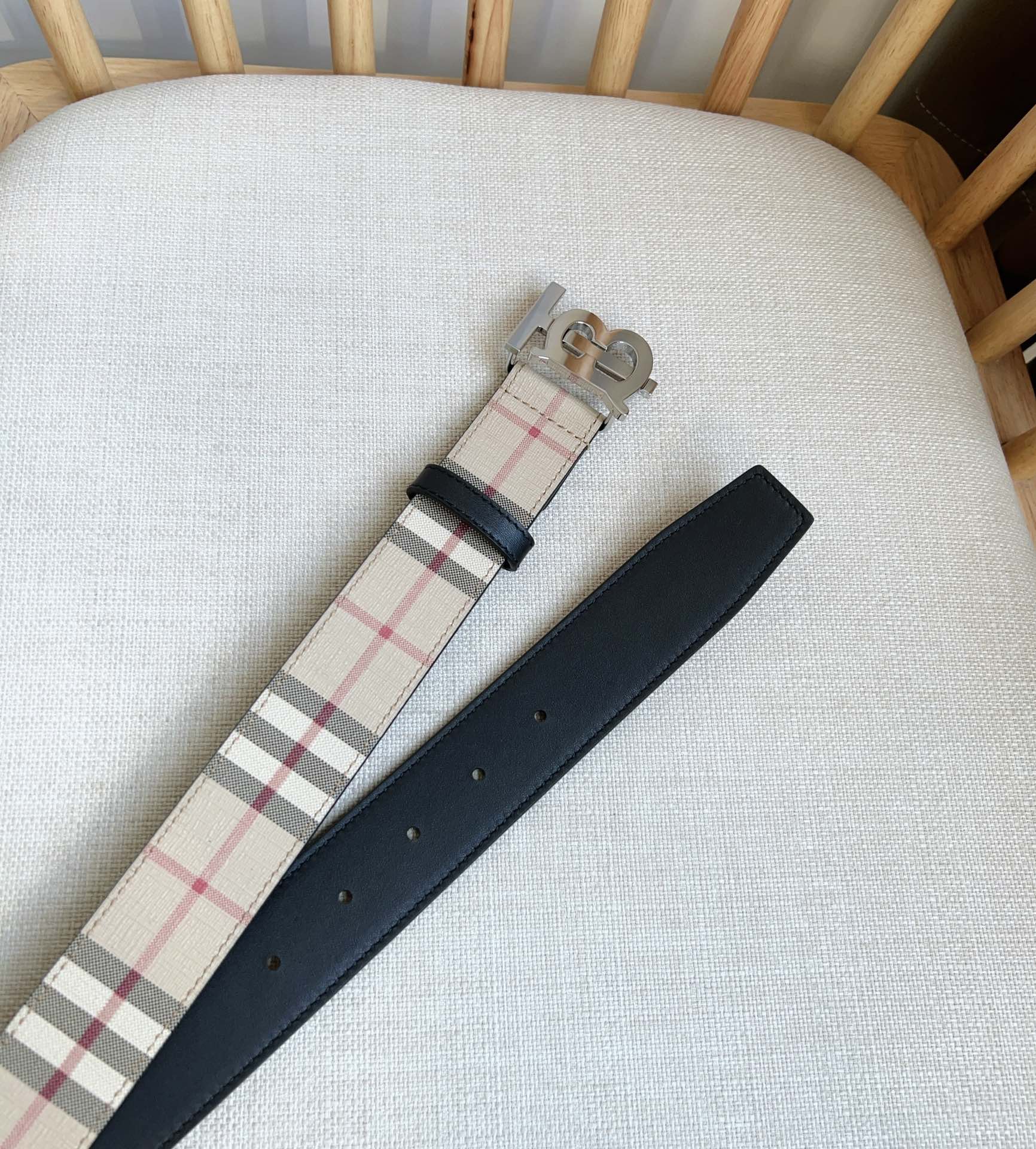 Burberry Basic Belt M-l