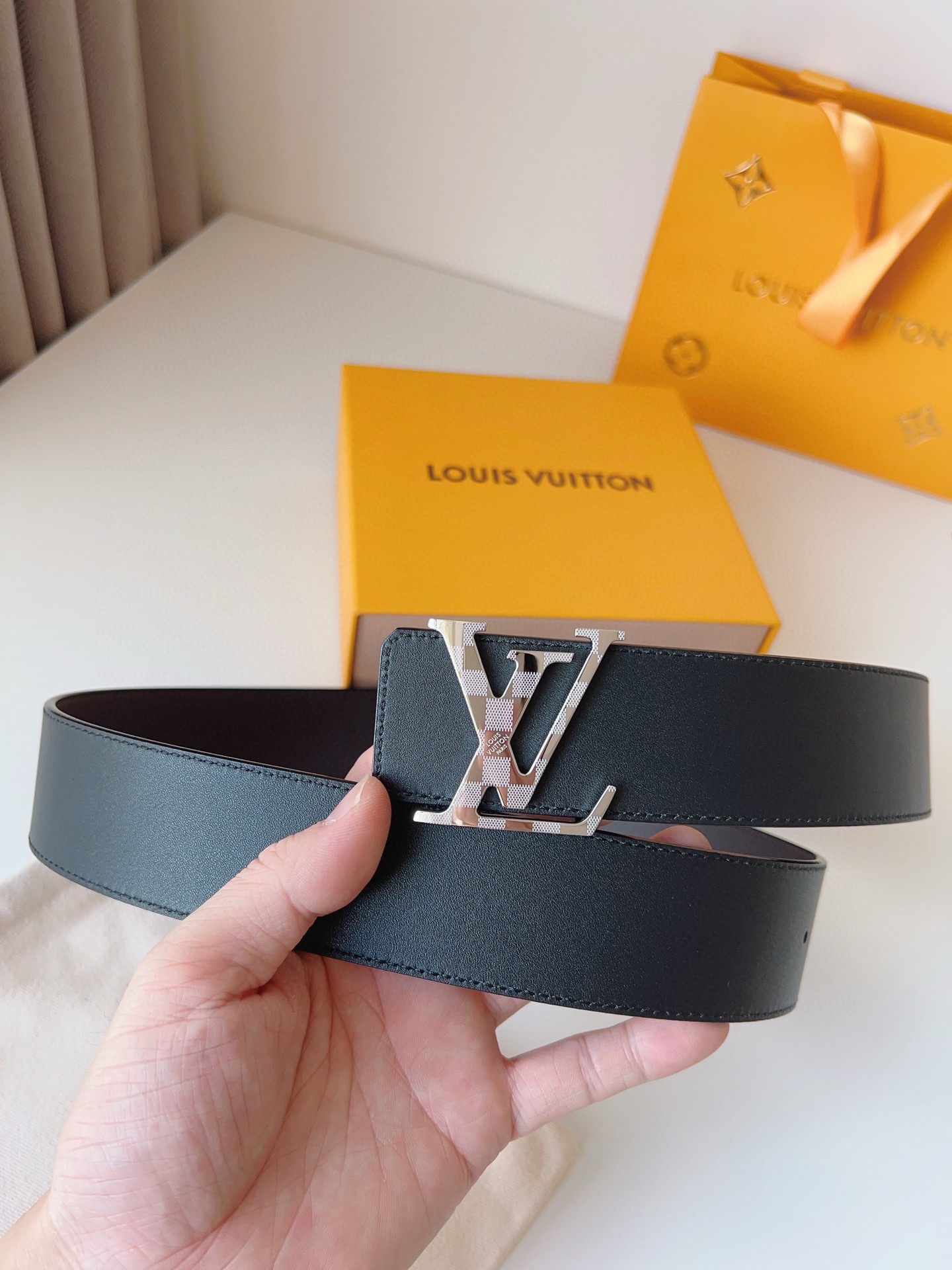 Louis Vuitton Male Basic Belt Cow Leather S-l