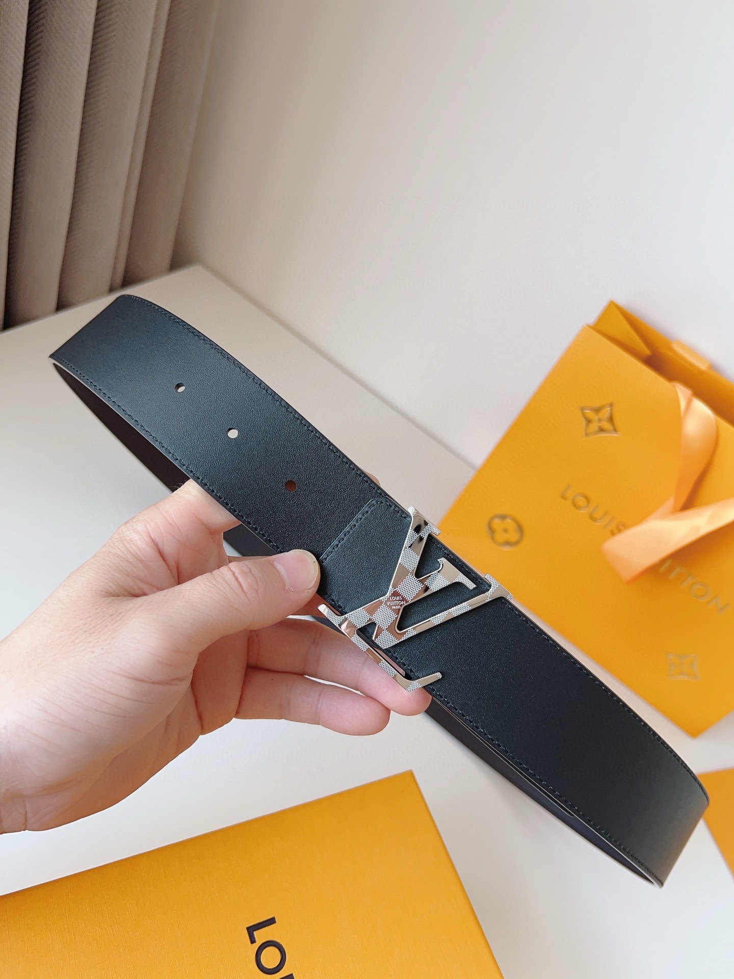 Louis Vuitton Male Basic Belt Cow Leather S-l