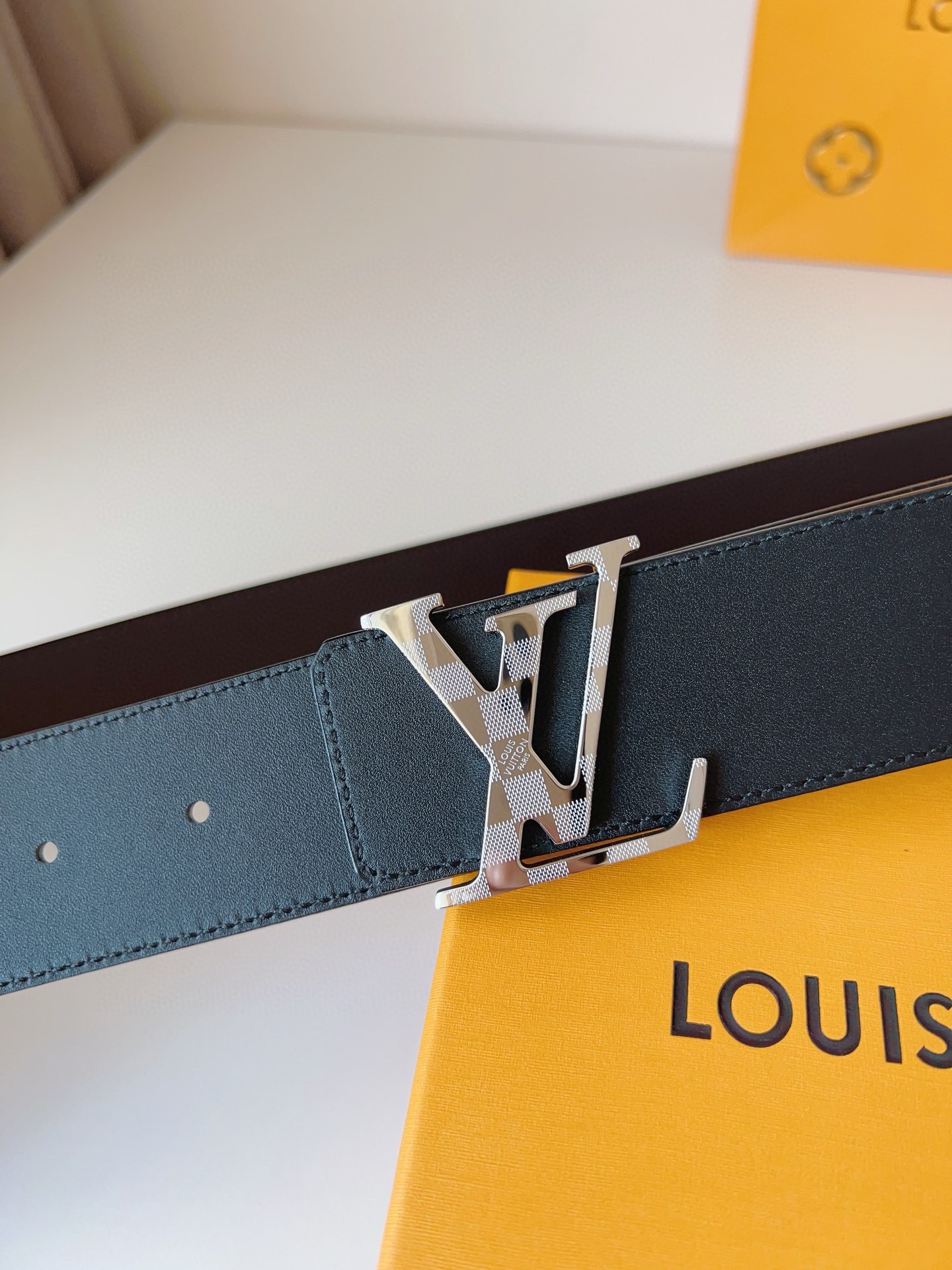 Louis Vuitton Male Basic Belt Cow Leather S-l