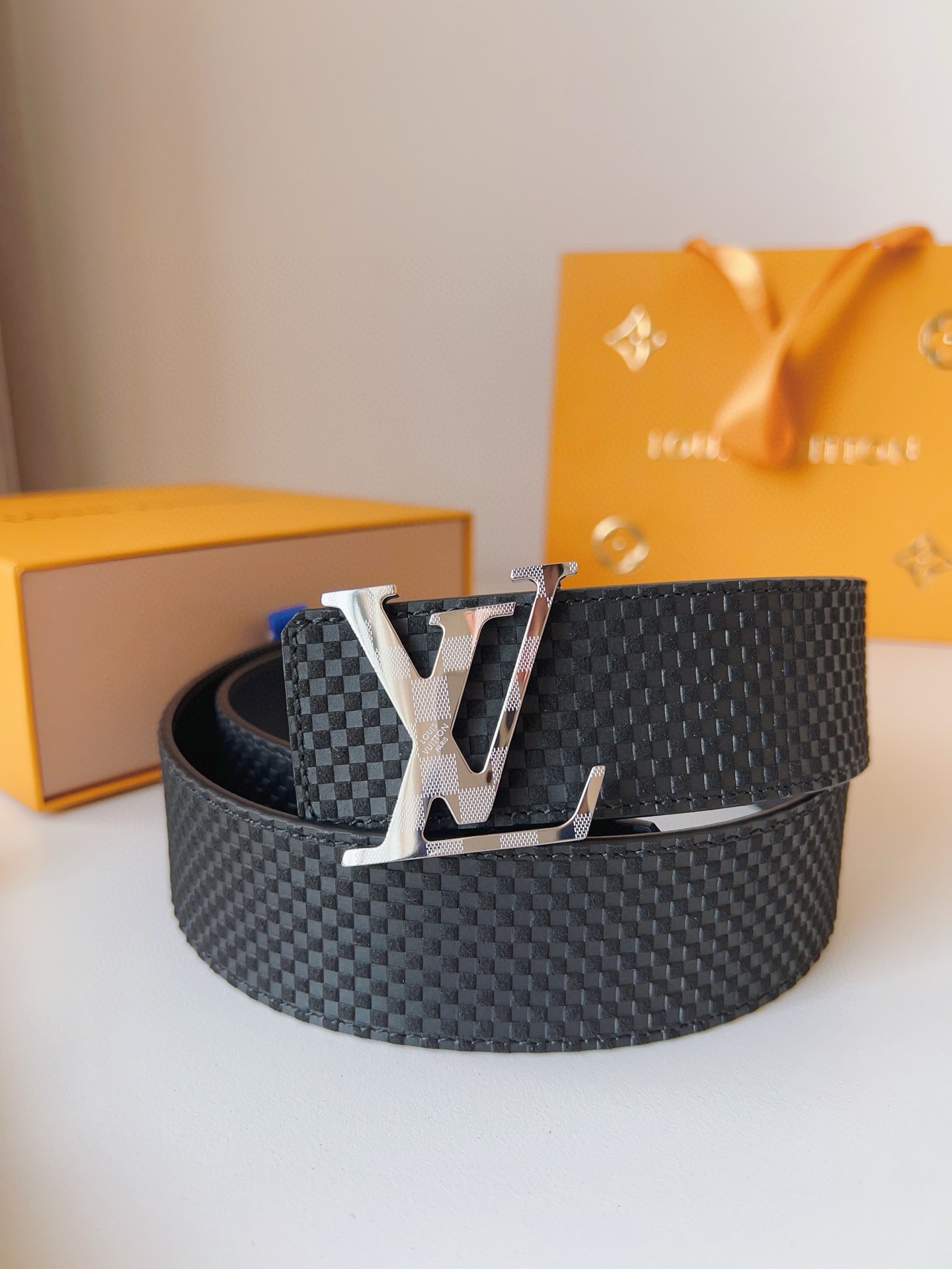 Louis Vuitton Male Basic Belt Cow Leather S-l