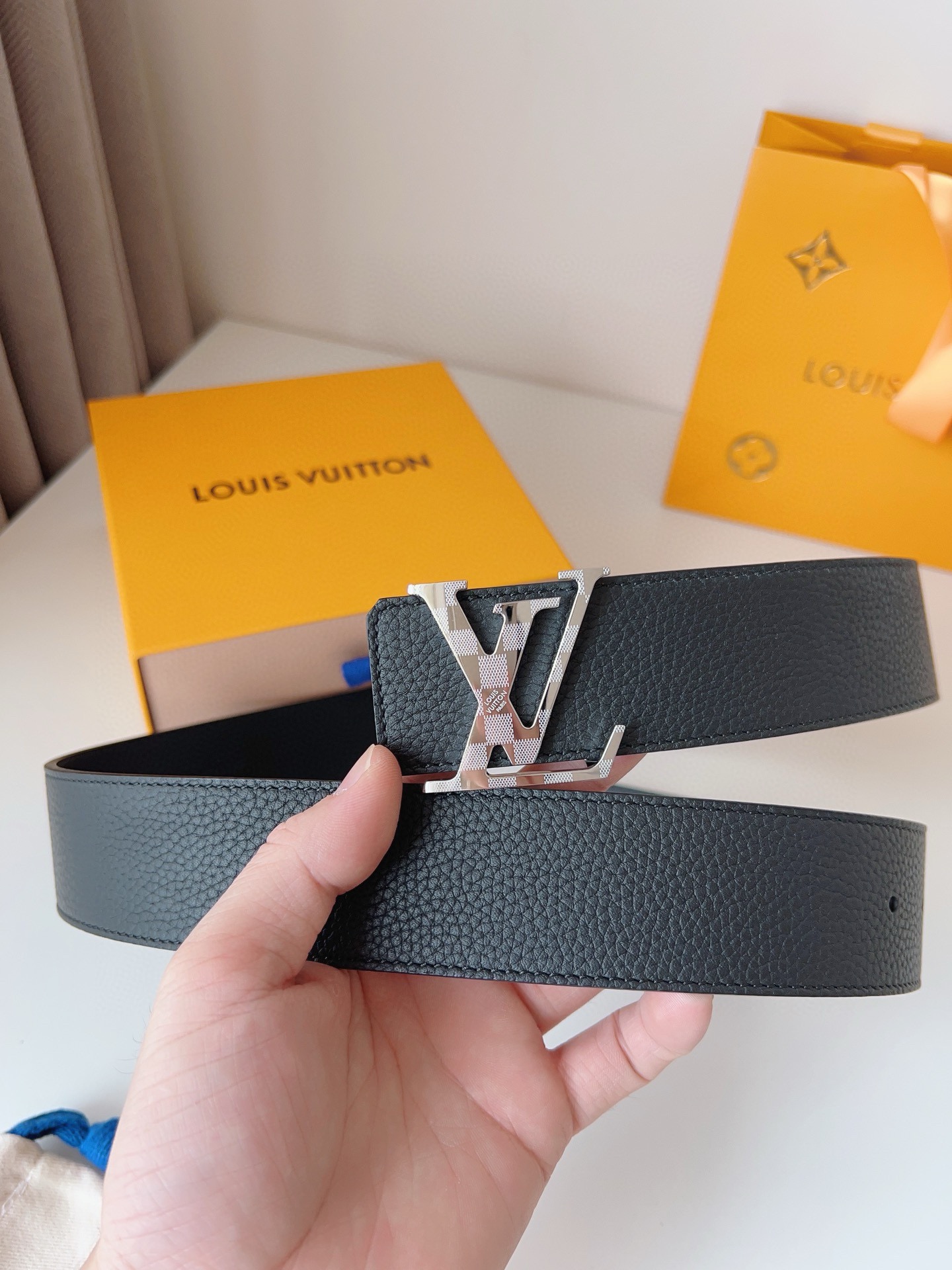 Louis Vuitton Male Basic Belt Cow Leather S-l