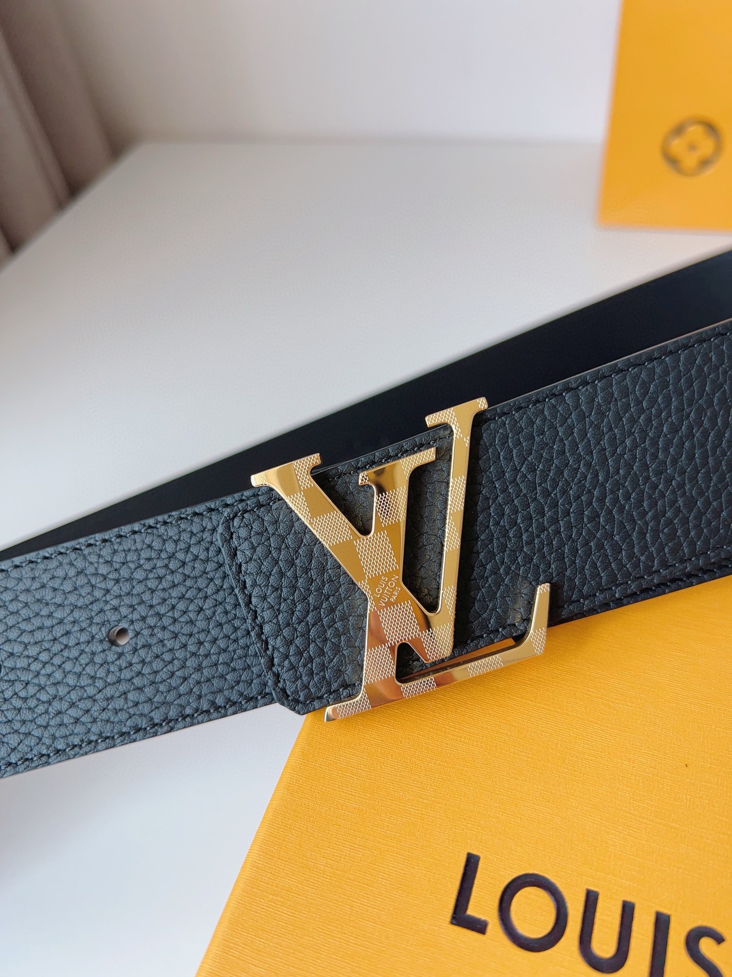 Louis Vuitton Male Basic Belt Cow Leather S-l