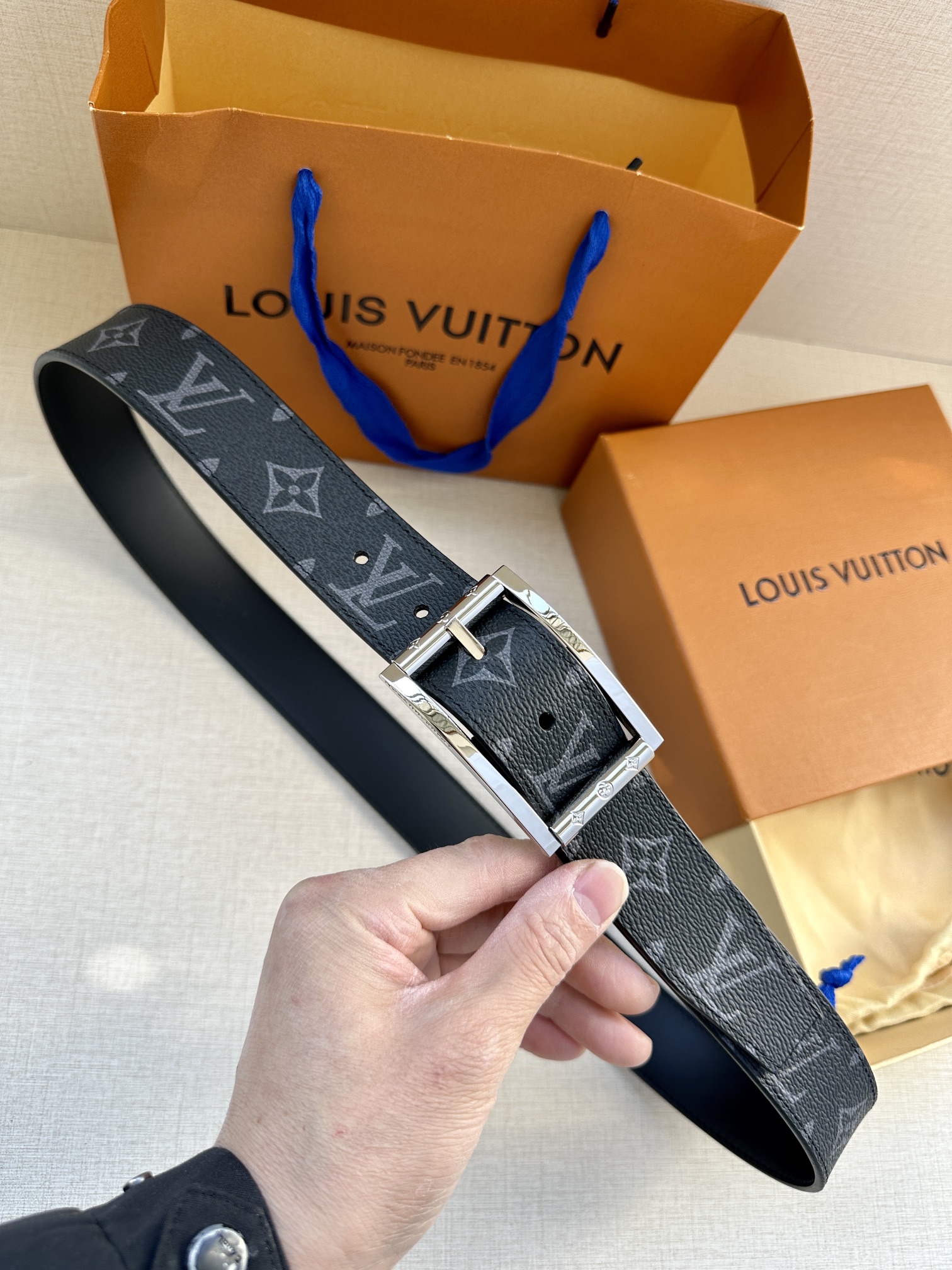 Louis Vuitton Male Pin Buckle Belt Cow Leather S-m-l