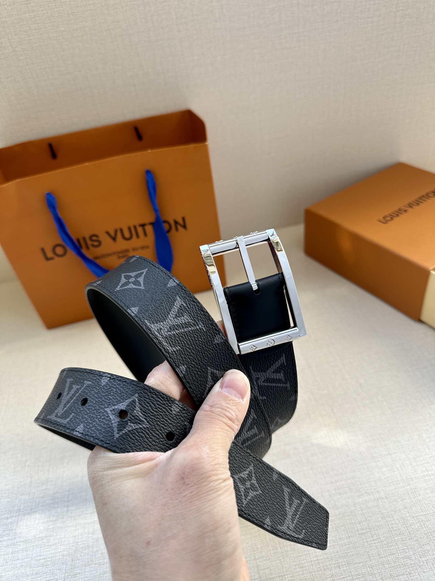 Louis Vuitton Male Pin Buckle Belt Cow Leather S-m-l