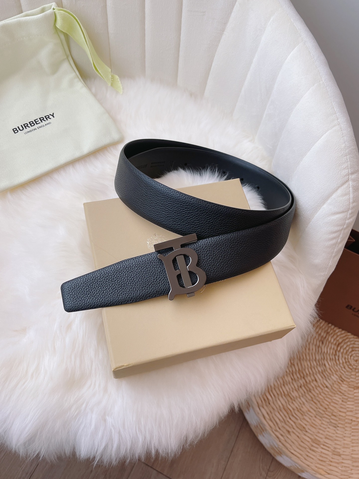 Burberry Male Leather Belt 40mm