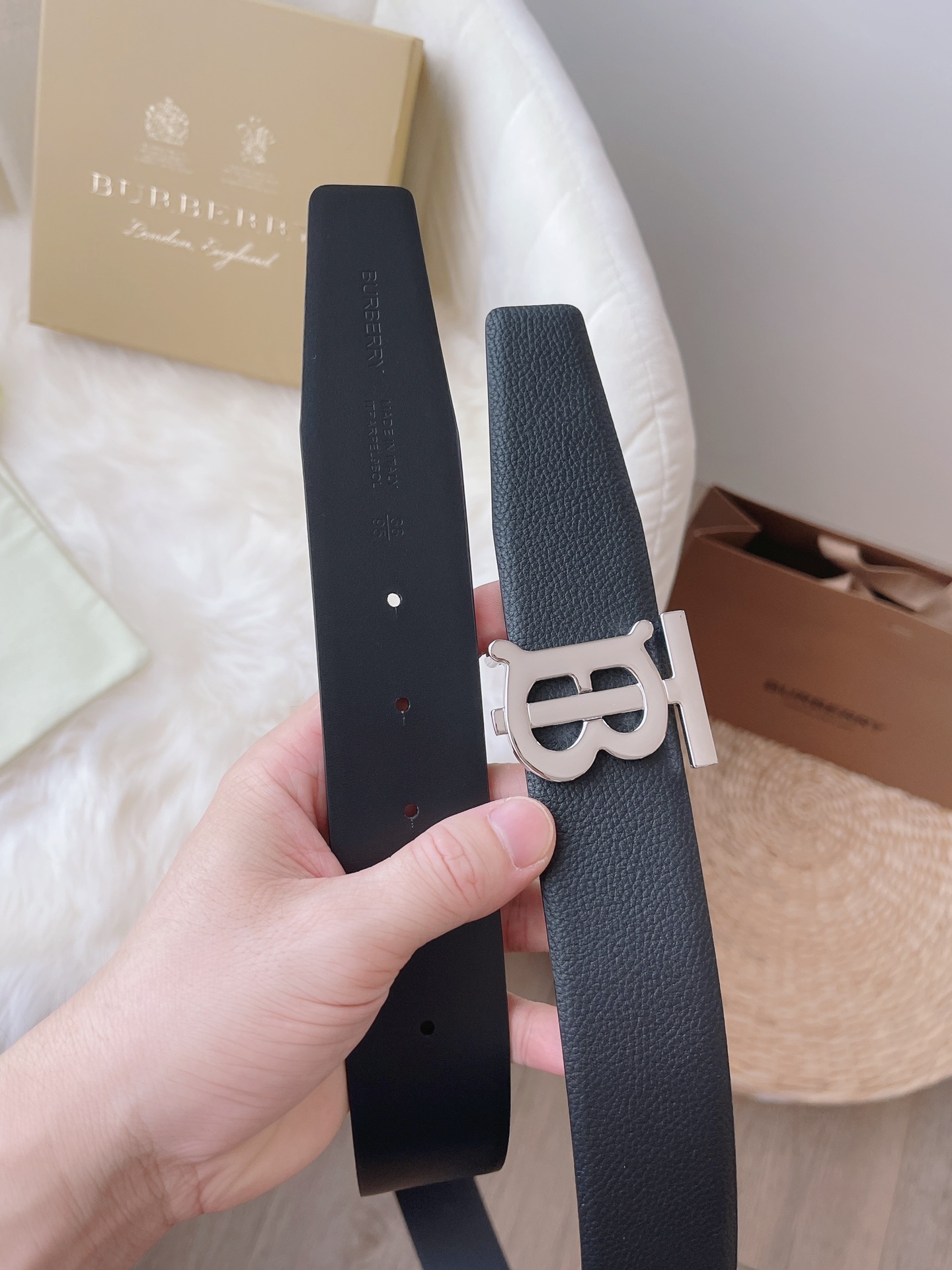 Burberry Male Leather Belt 40mm
