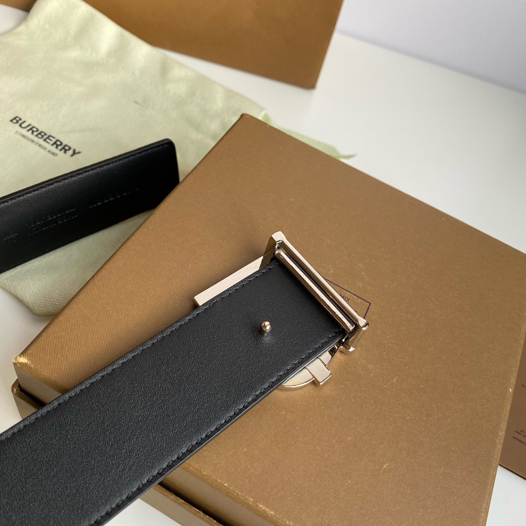Burberry Basic Belt M