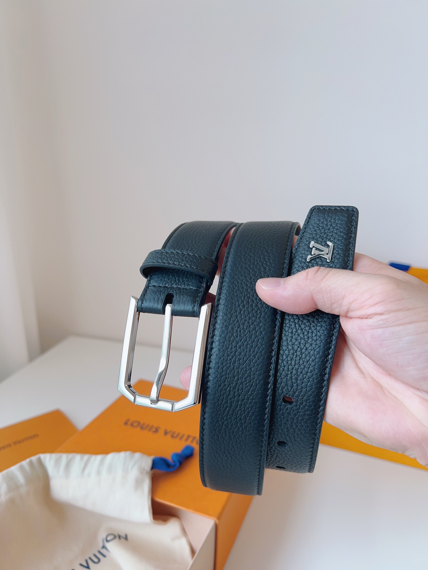 Louis Vuitton Male Pin Buckle Belt Cow Leather S-m-l