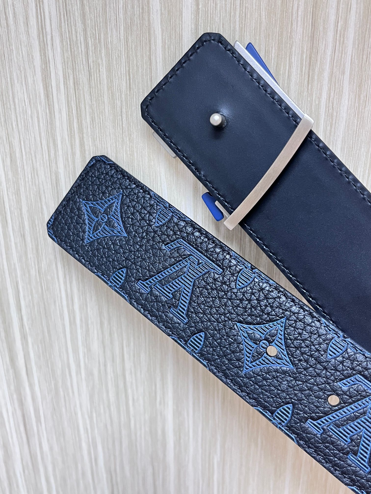 Louis Vuitton Basic Belt Cow Leather Silver M-l