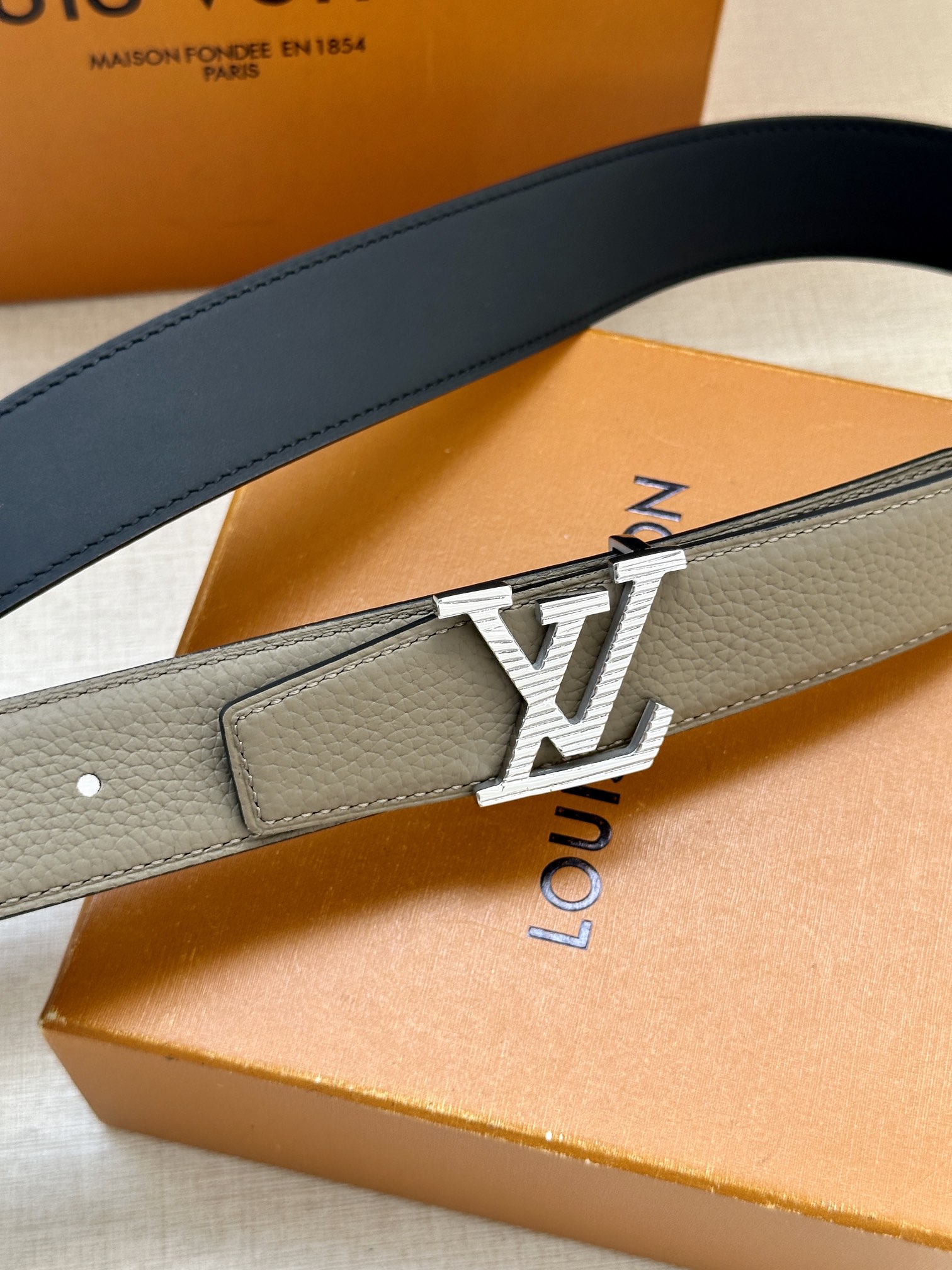 Louis Vuitton Basic Belt L