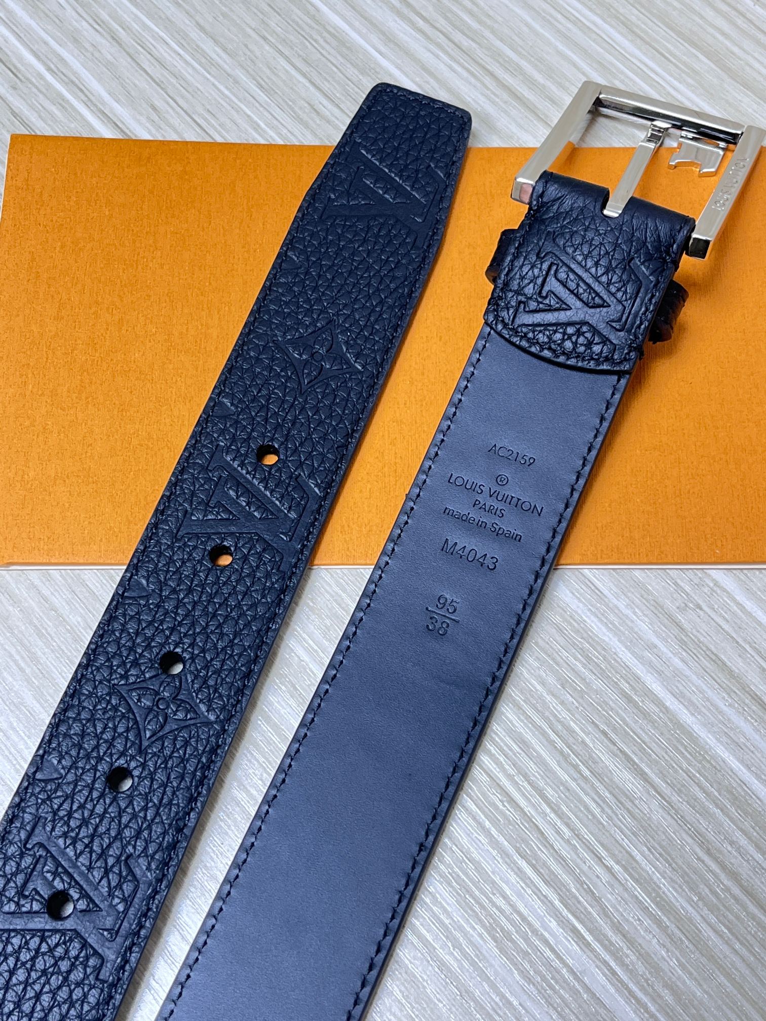 Louis Vuitton Male Basic Belt Cow Leather L