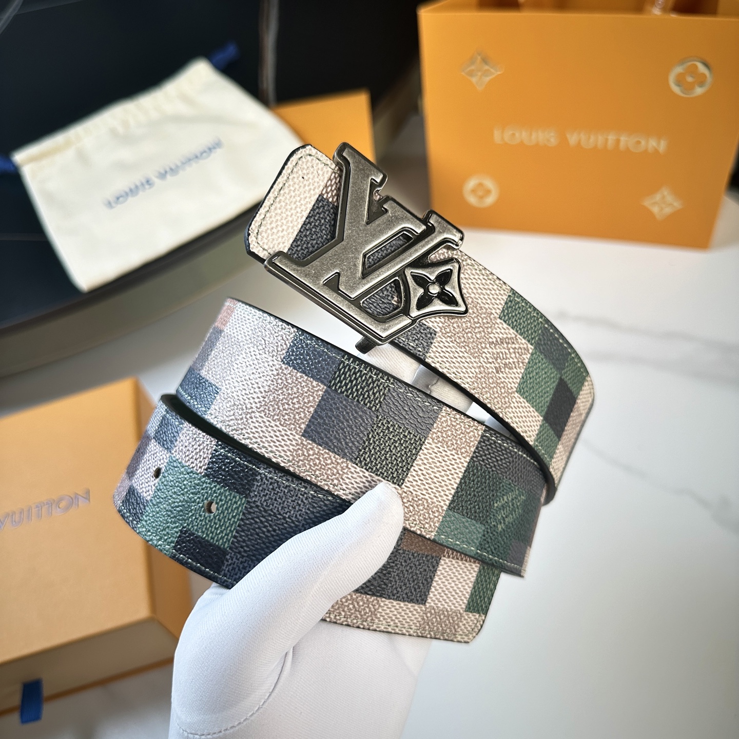 Louis Vuitton Male Basic Belt Cow Leather S-l