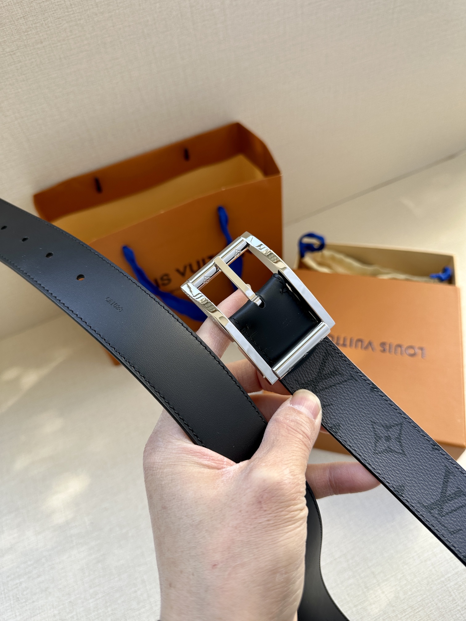 Louis Vuitton Male Pin Buckle Belt Cow Leather S-m-l