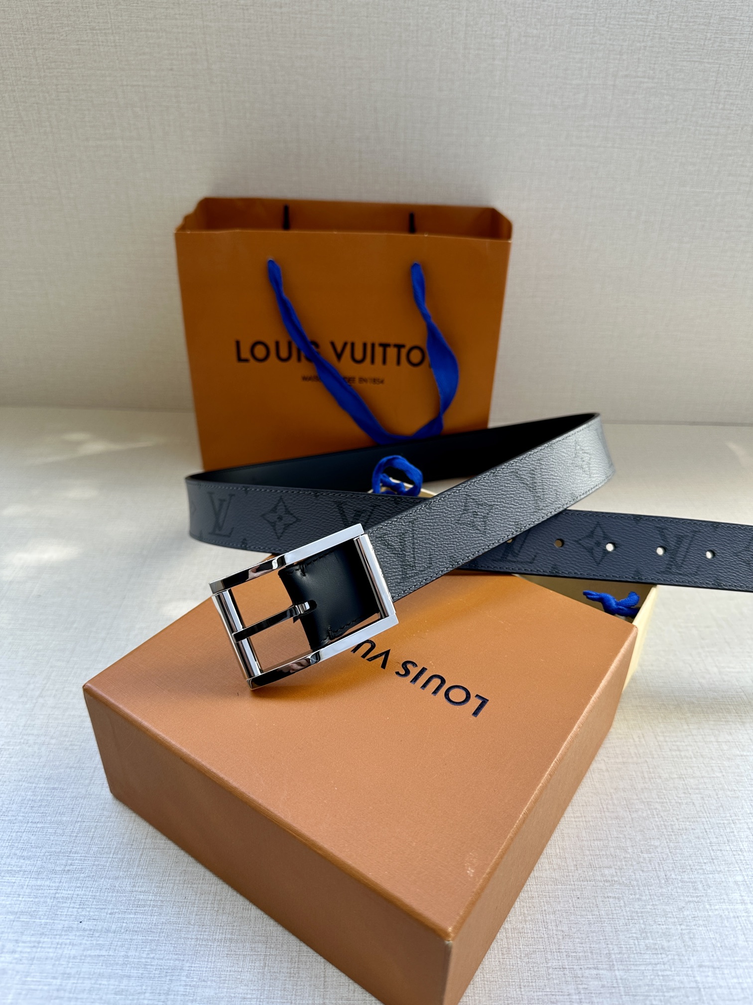 Louis Vuitton Male Pin Buckle Belt Cow Leather S-m-l