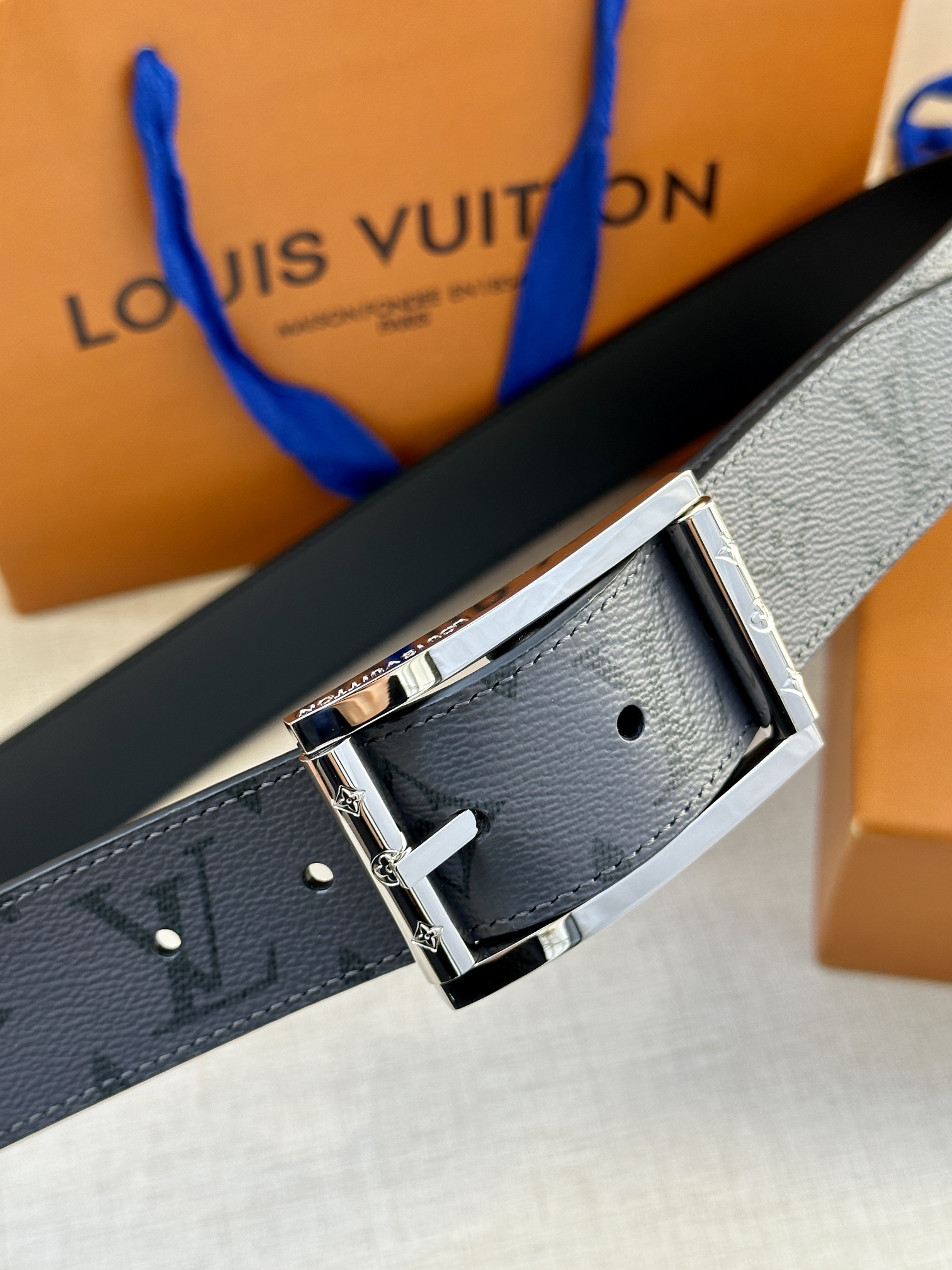 Louis Vuitton Male Pin Buckle Belt Cow Leather S-m-l