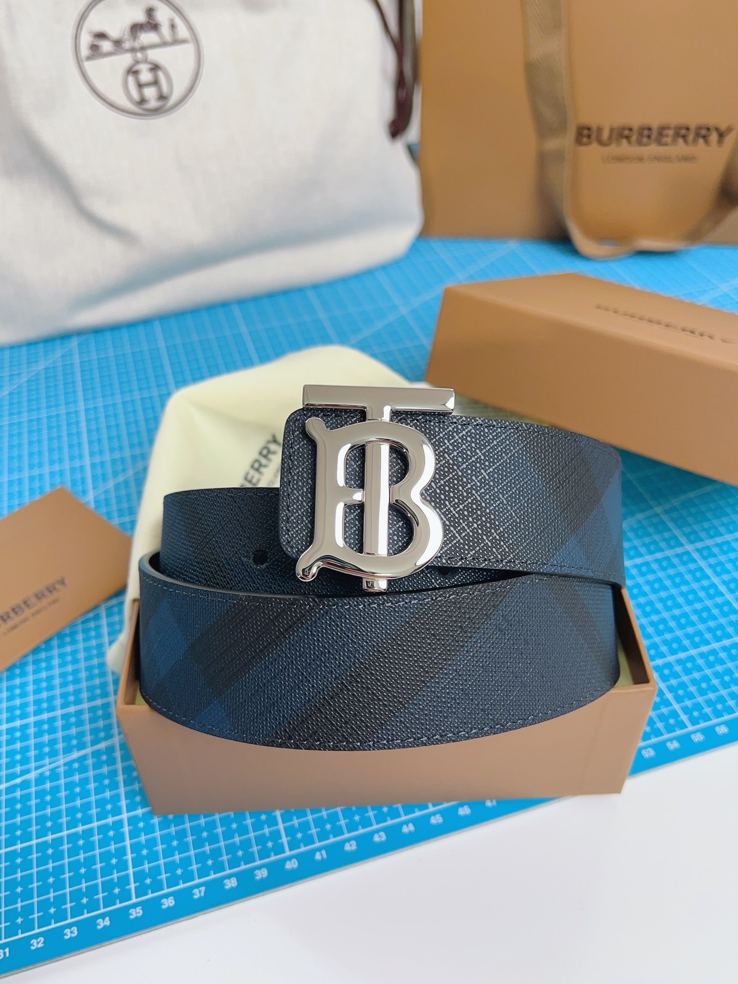 Burberry Male Leather Belt Top Grain Leather M-l