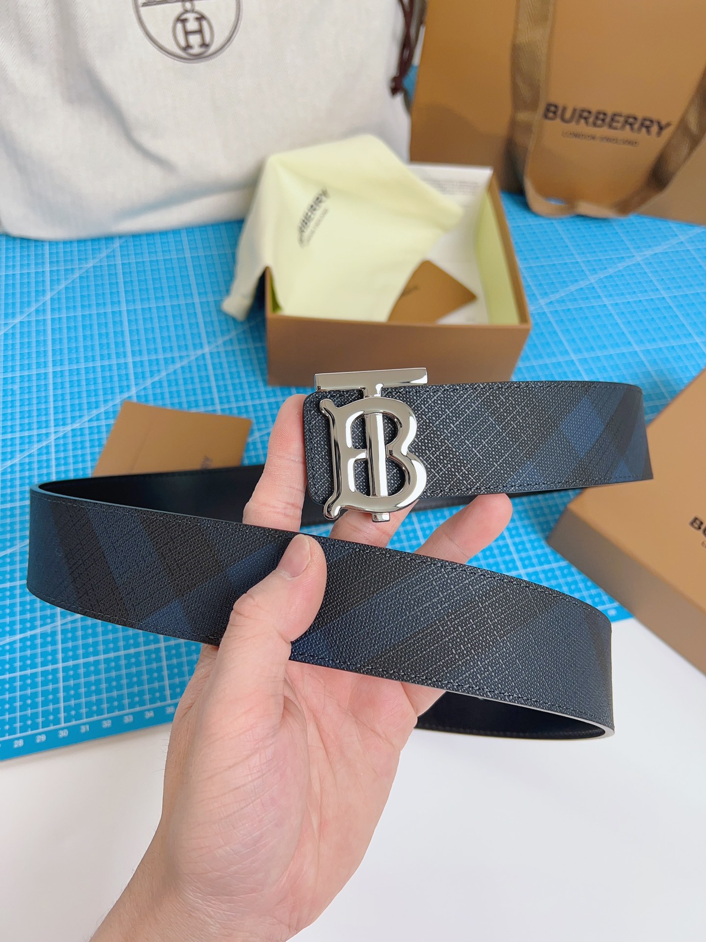 Burberry Male Leather Belt Top Grain Leather M-l