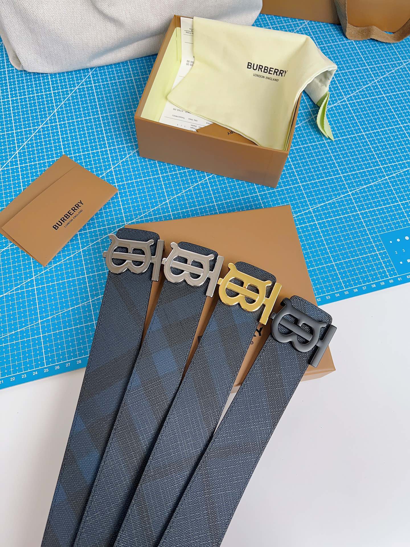 Burberry Male Leather Belt Top Grain Leather M-l