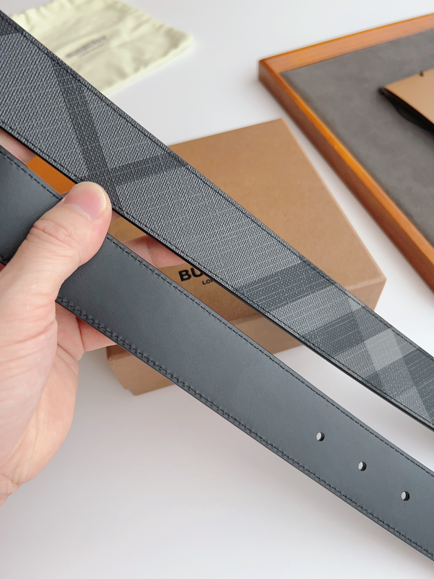 Burberry Basic Belt Cow Leather M