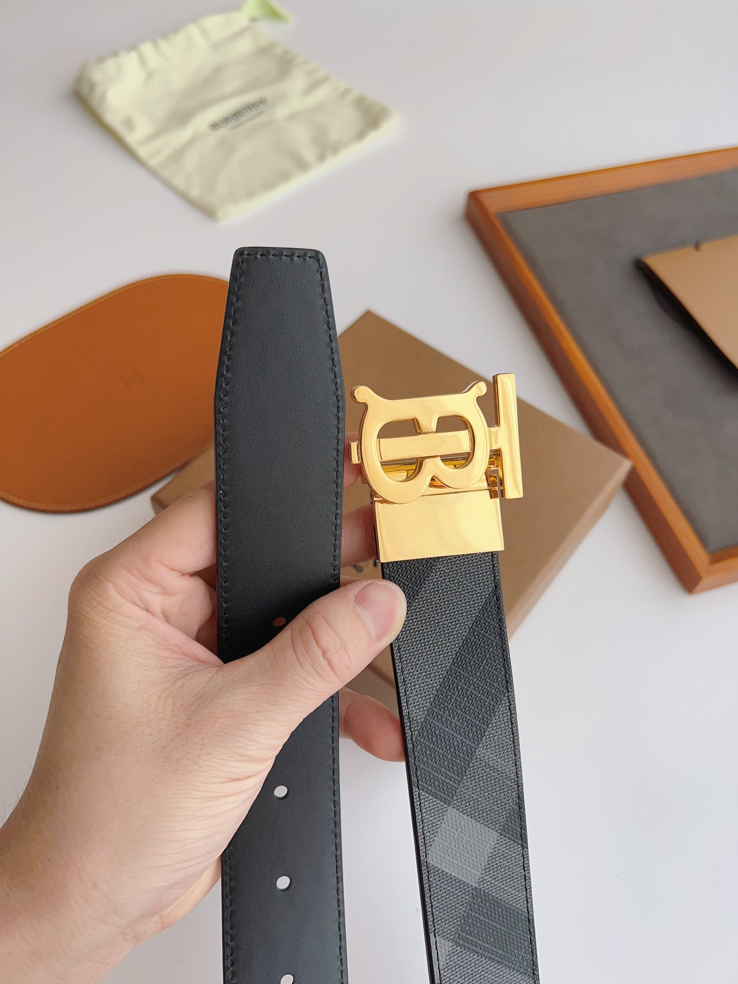 Burberry Basic Belt Cow Leather M