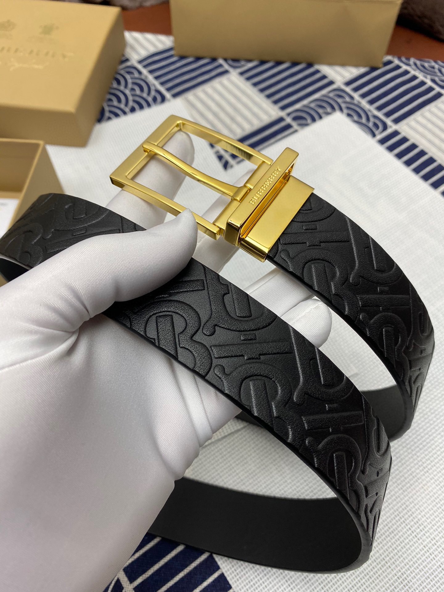 Burberry Male Leather Belt Cow Leather M