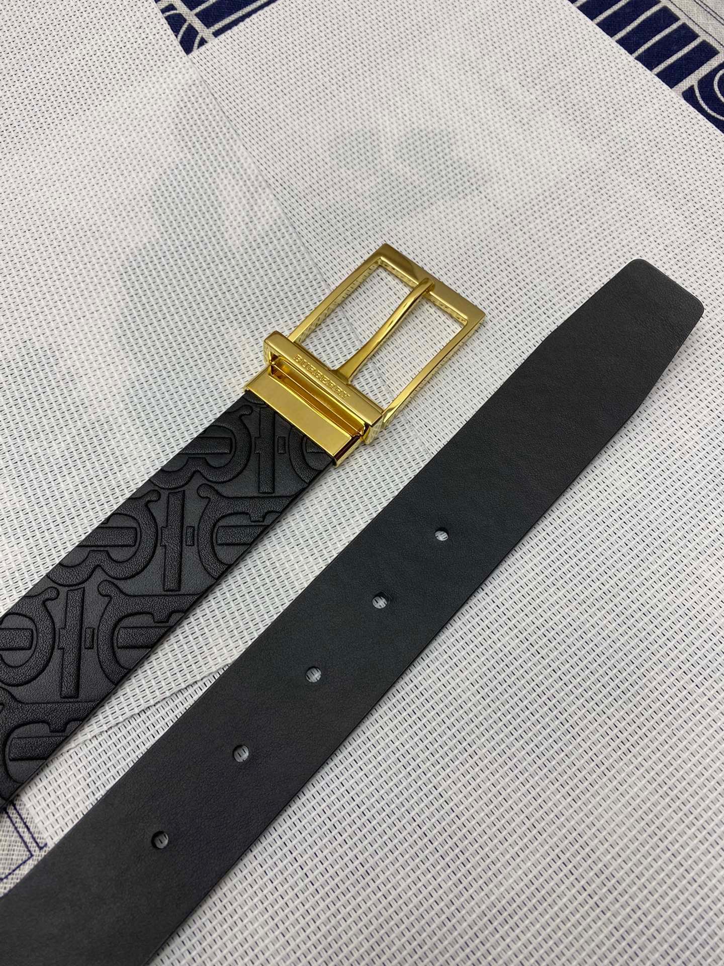 Burberry Male Leather Belt Cow Leather M