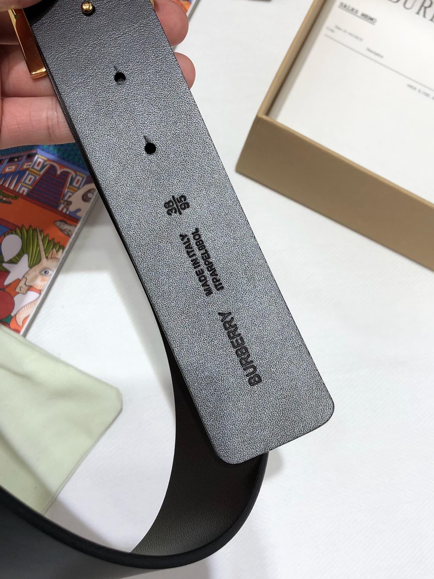 Burberry Basic Belt M