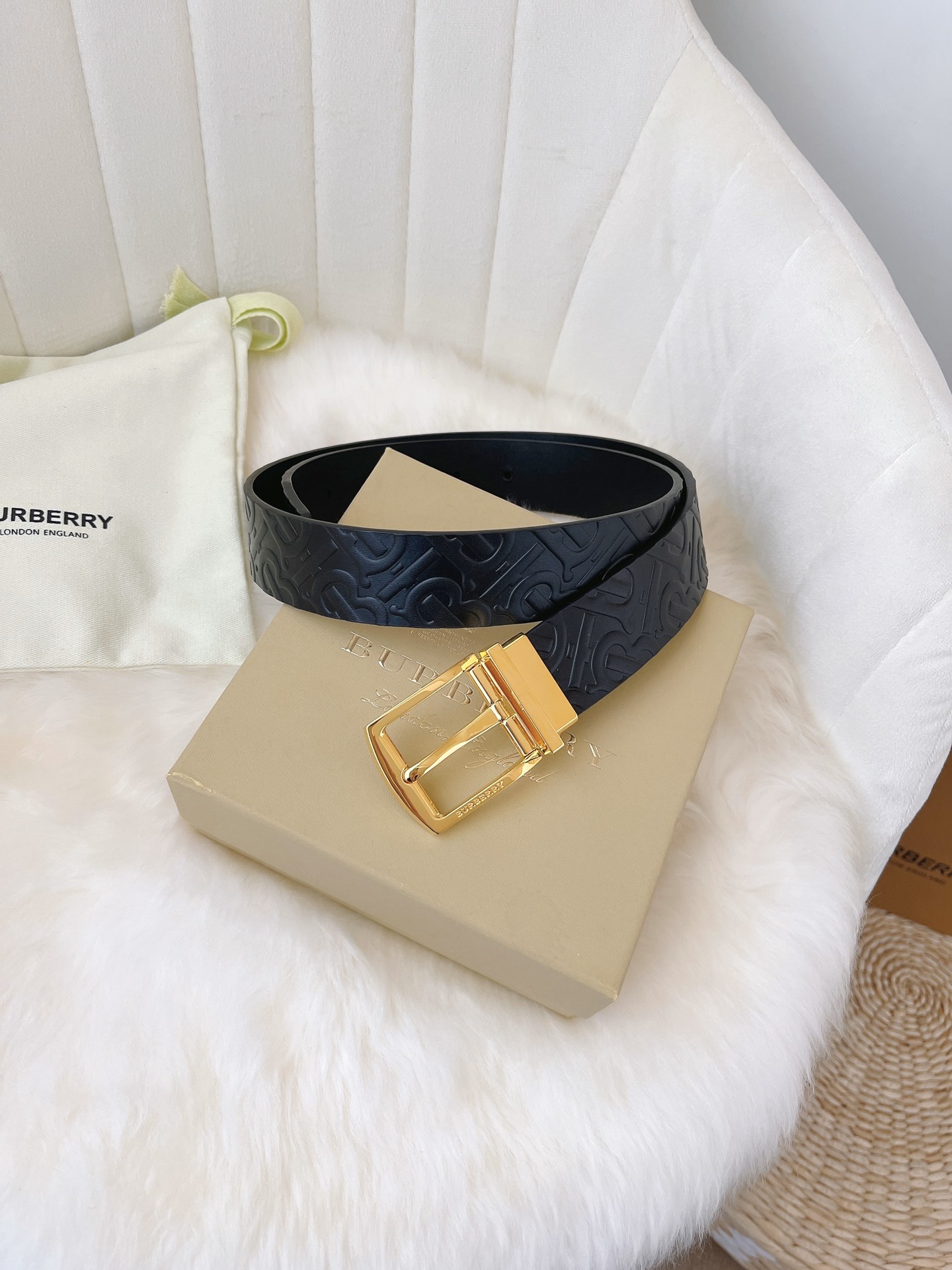 Burberry Male Leather Belt 35mm