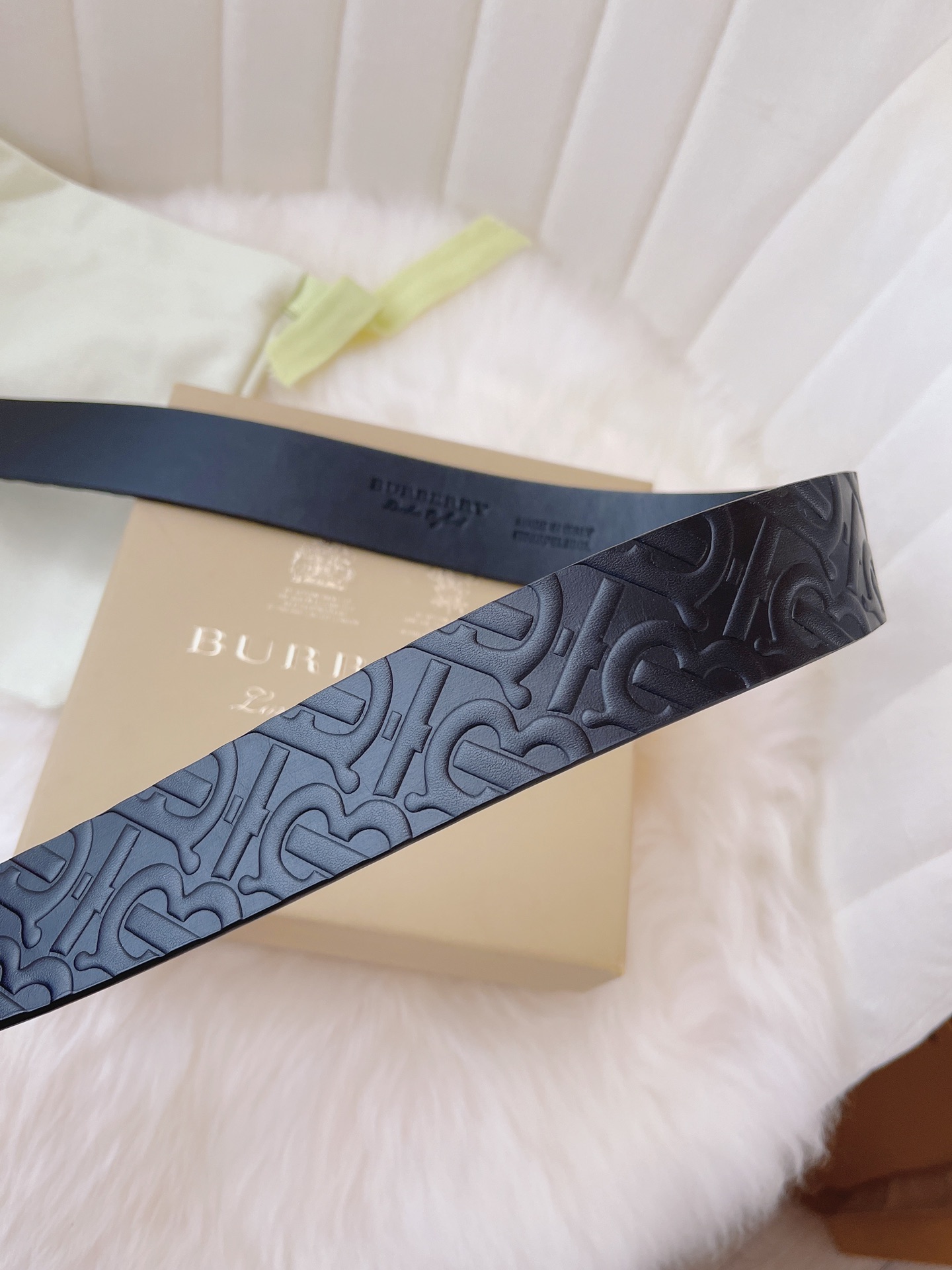 Burberry Male Leather Belt 35mm
