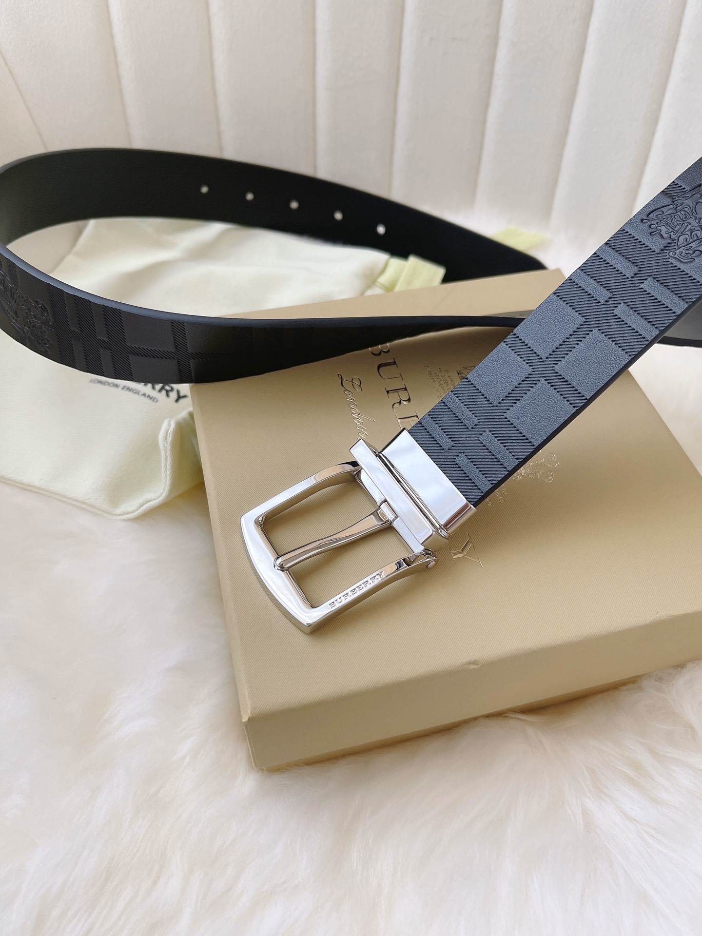 Burberry Male Leather Belt 35mm