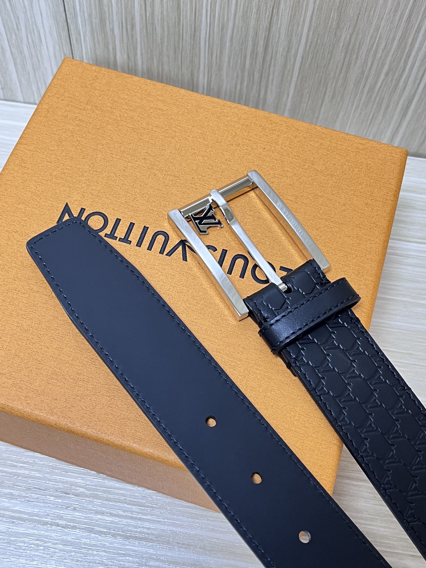 Louis Vuitton Pin Buckle Belt M