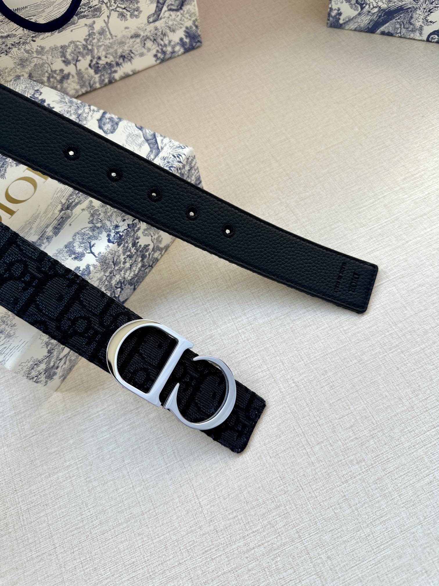 Dior Male Basic Belt Gold M-l