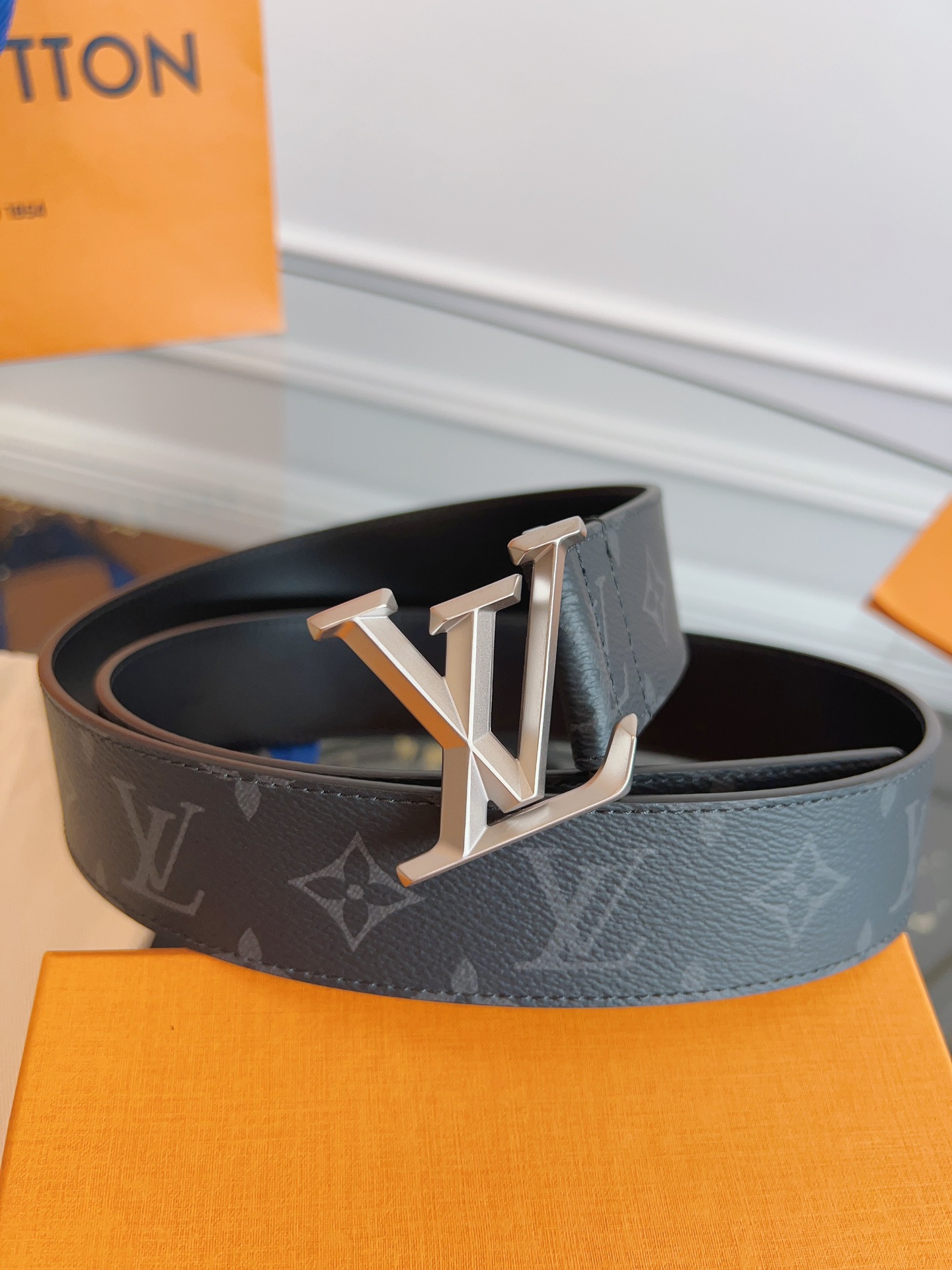 Louis Vuitton Basic Belt M
