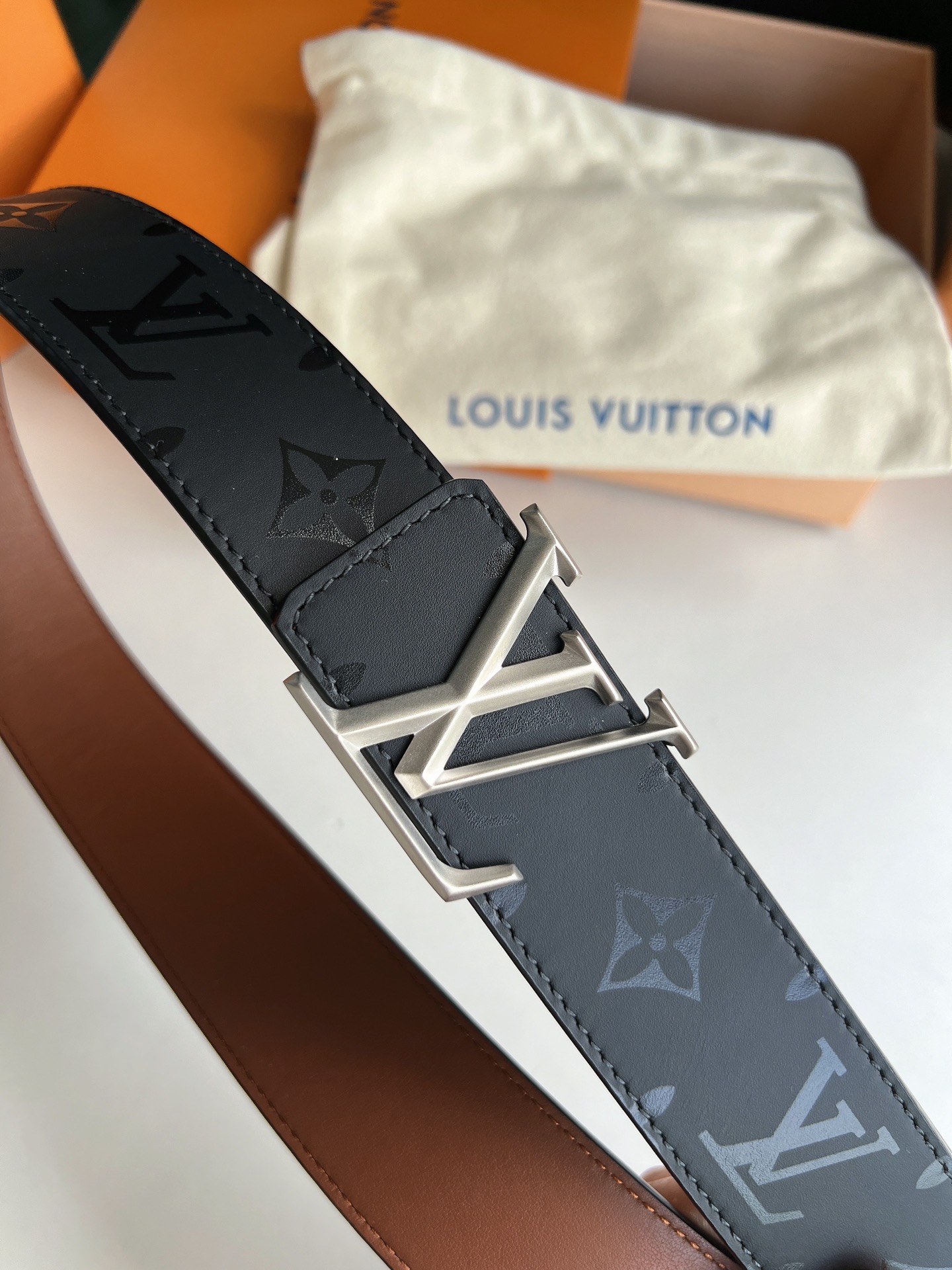 Louis Vuitton Male Leather Belt Cow Leather Brown S-m-l
