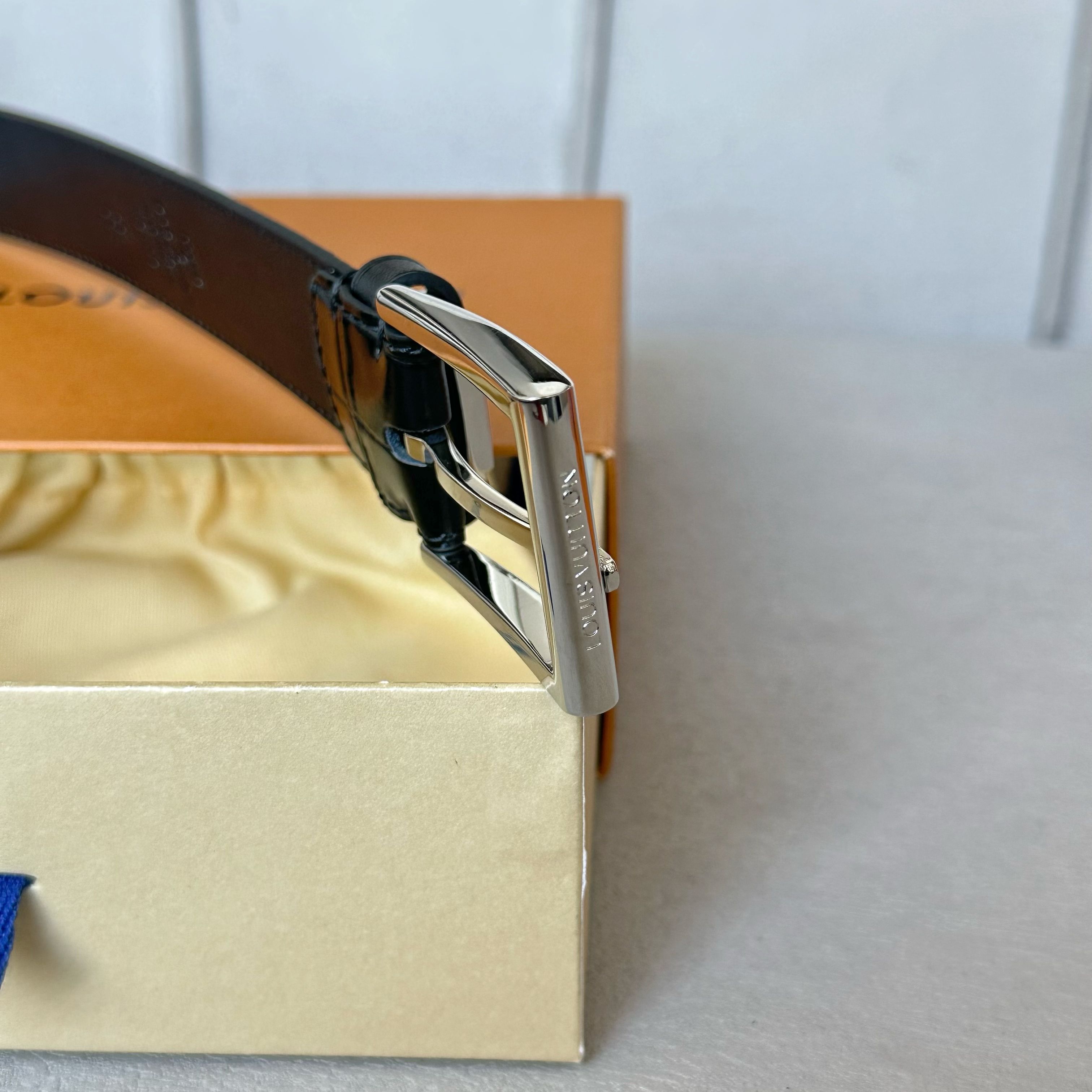 Louis Vuitton Male Basic Belt Cow Leather S-l