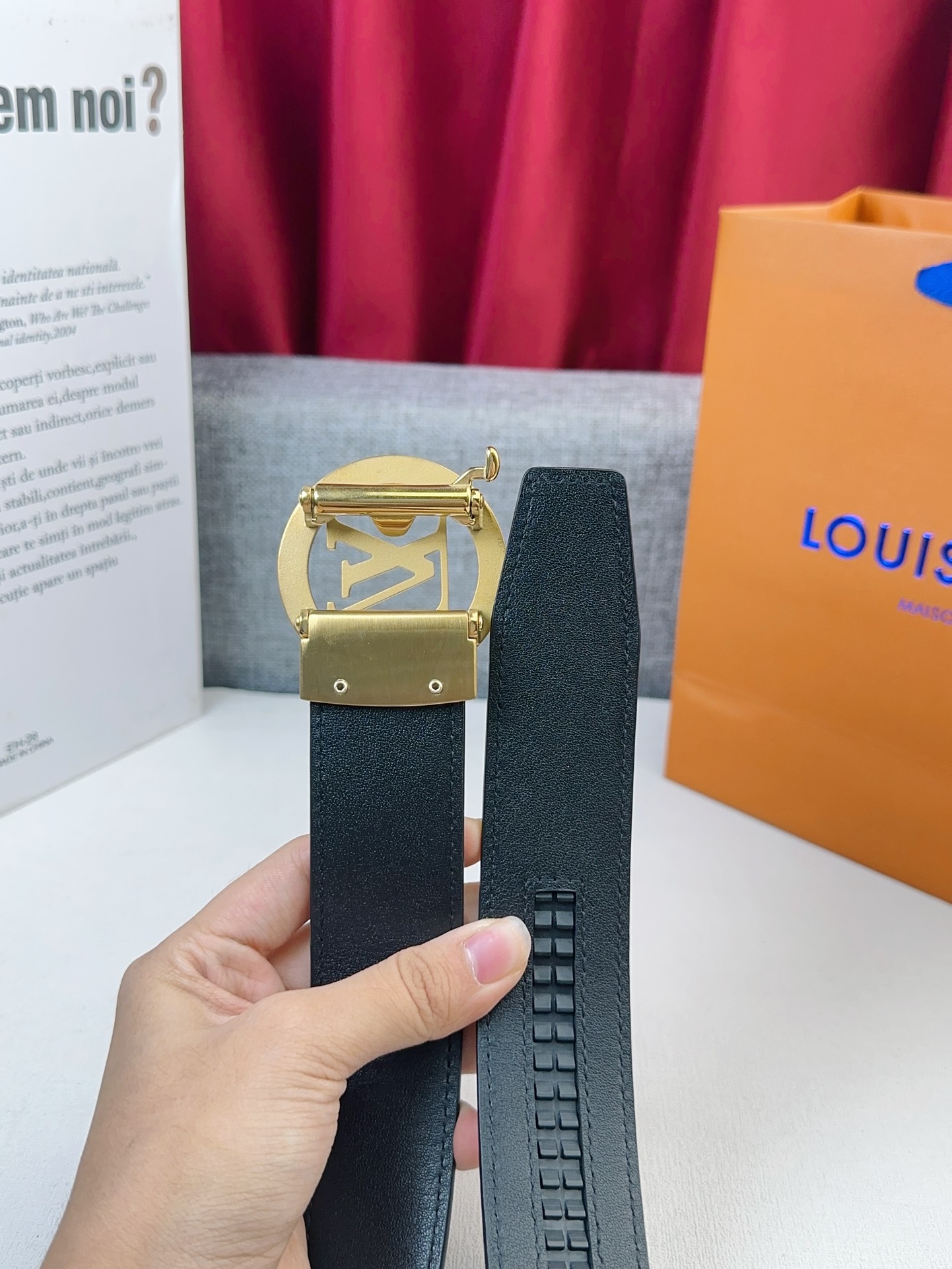 Louis Vuitton Male Leather Belt Cow Leather M-l