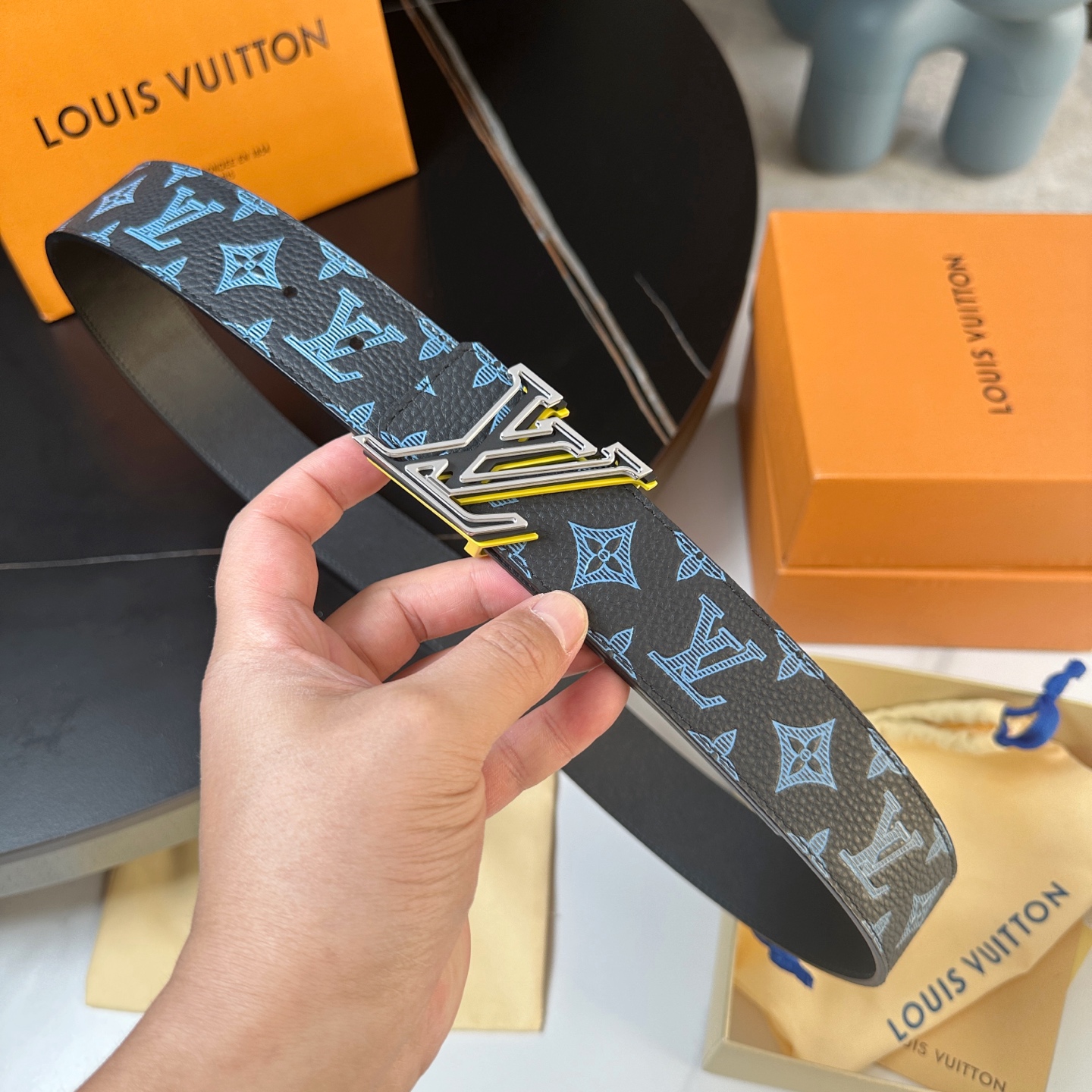 Louis Vuitton Male Basic Belt Cow Leather S-l