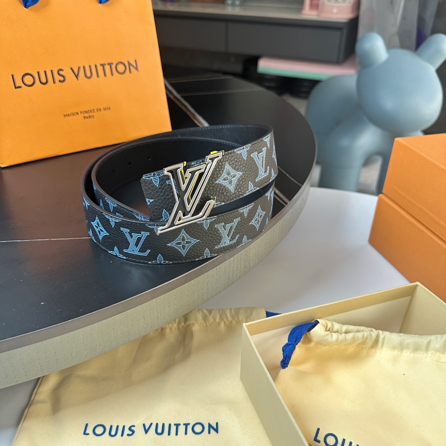 Louis Vuitton Male Basic Belt Cow Leather S-l
