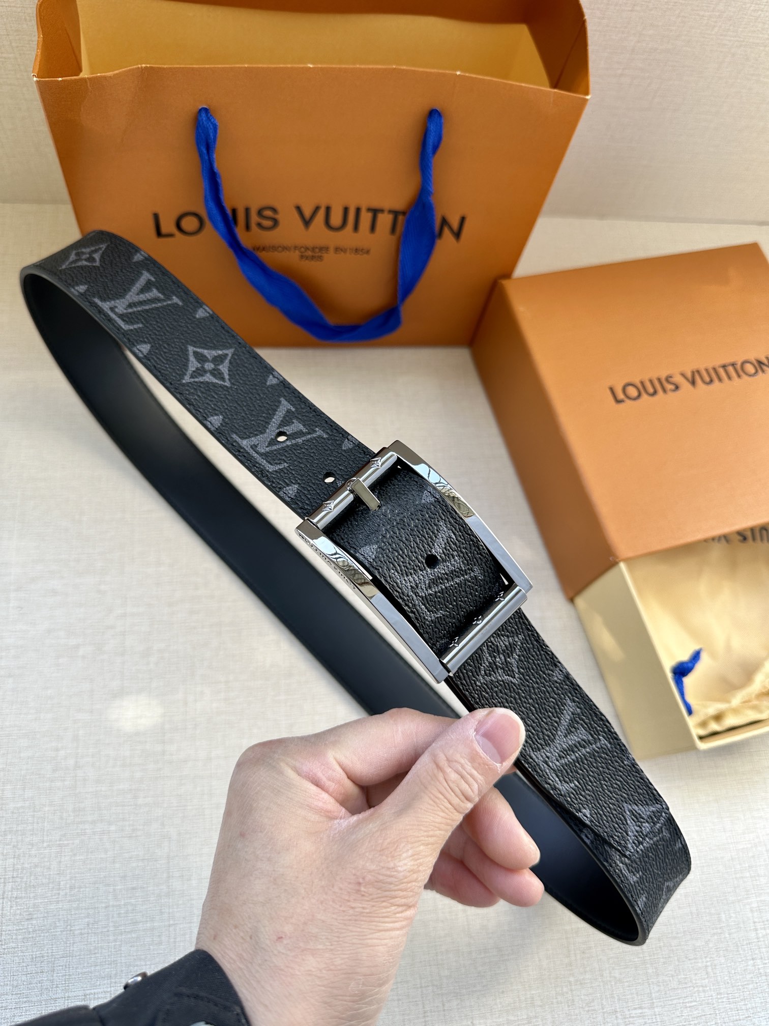 Louis Vuitton Male Pin Buckle Belt Cow Leather S-m-l