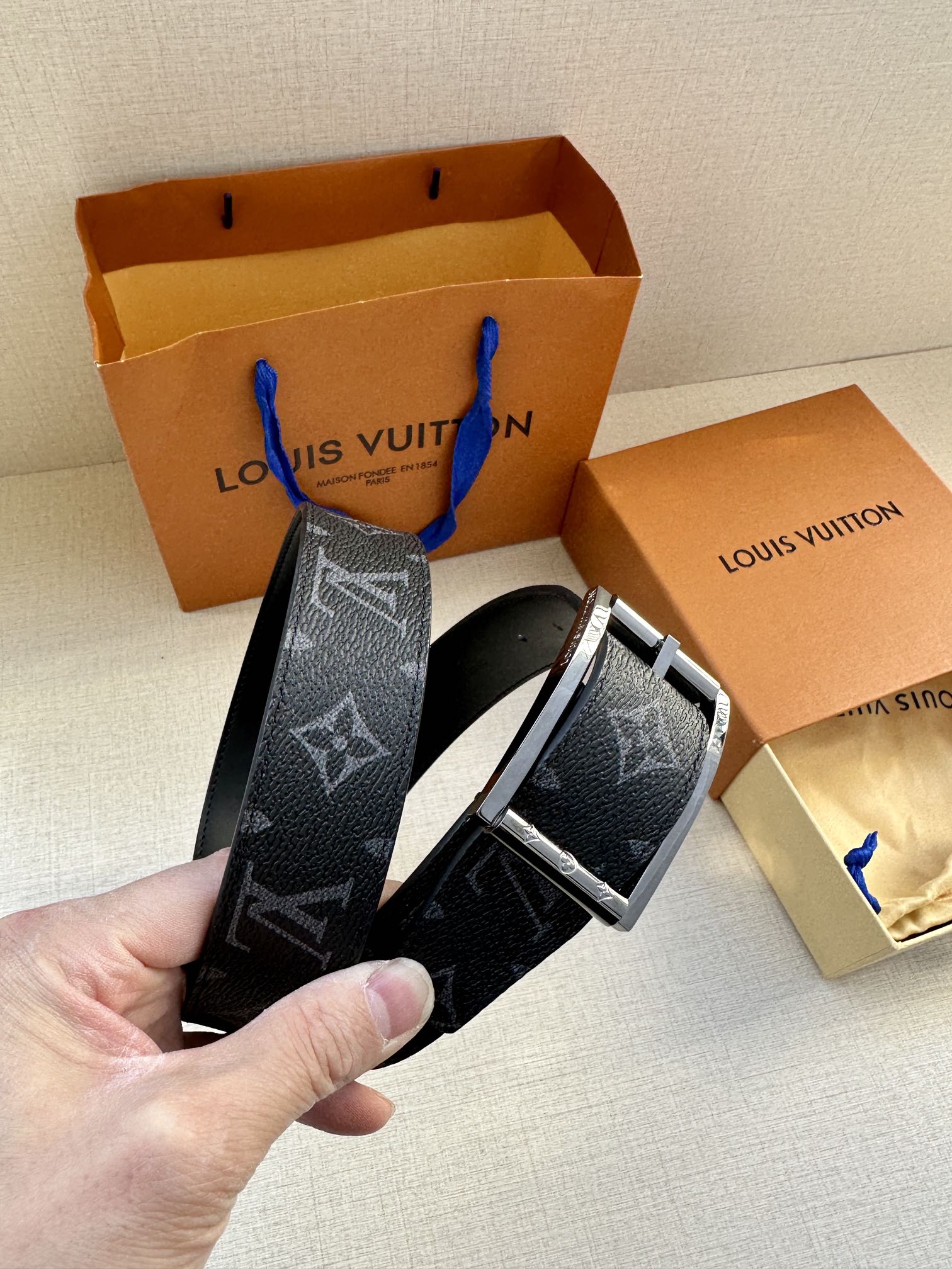 Louis Vuitton Male Pin Buckle Belt Cow Leather S-m-l