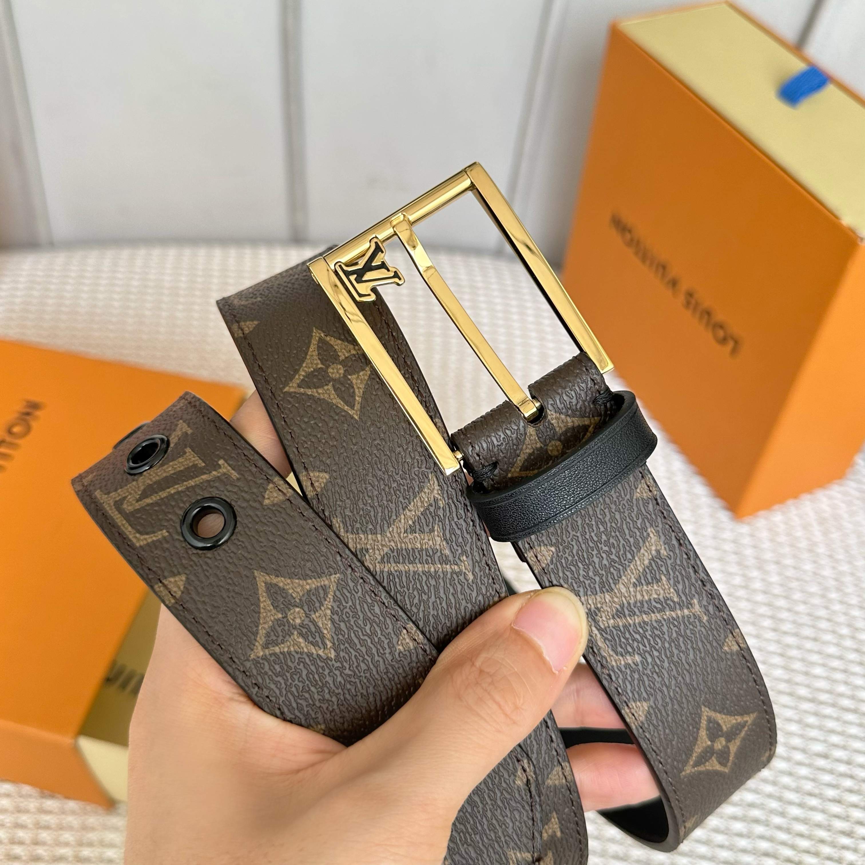 Louis Vuitton Male Leather Belt Cow Leather S-l