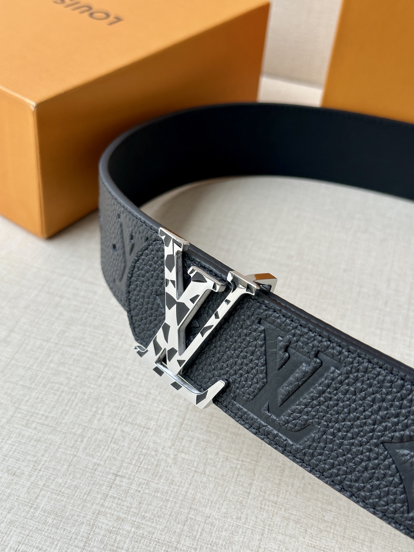 Louis Vuitton Leather Belt Cow Leather M-l