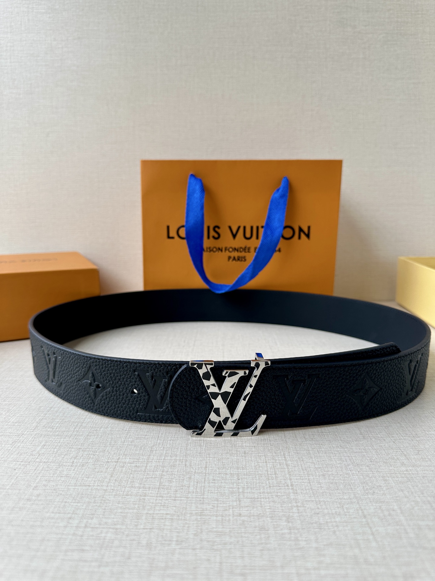 Louis Vuitton Leather Belt Cow Leather M-l