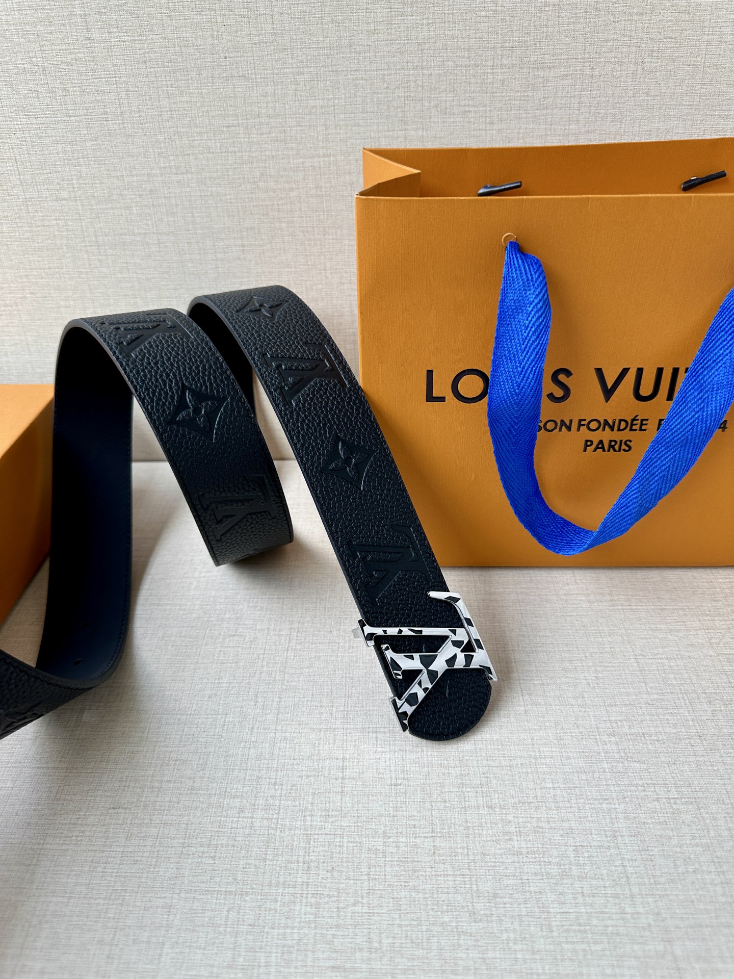 Louis Vuitton Leather Belt Cow Leather M-l