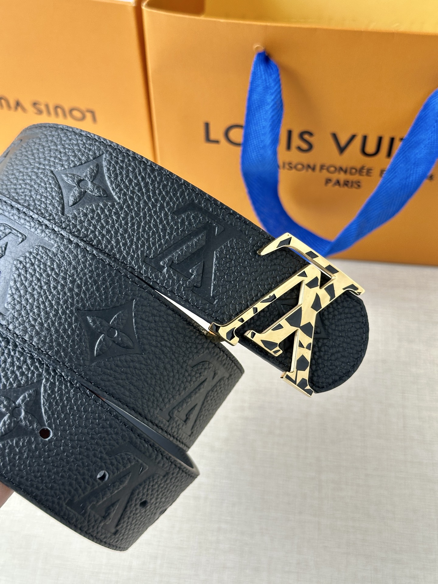 Louis Vuitton Leather Belt Cow Leather M-l