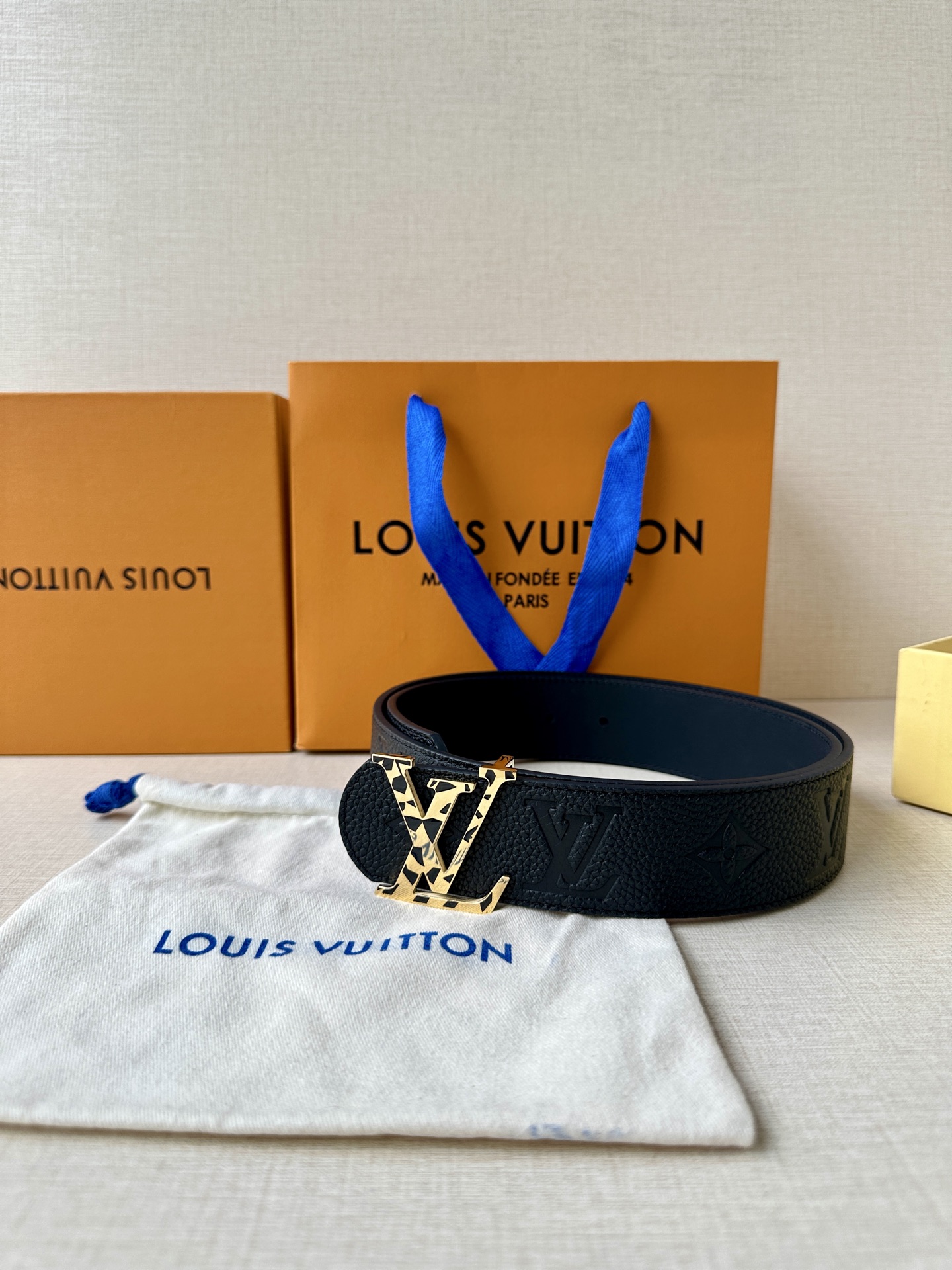 Louis Vuitton Leather Belt Cow Leather M-l