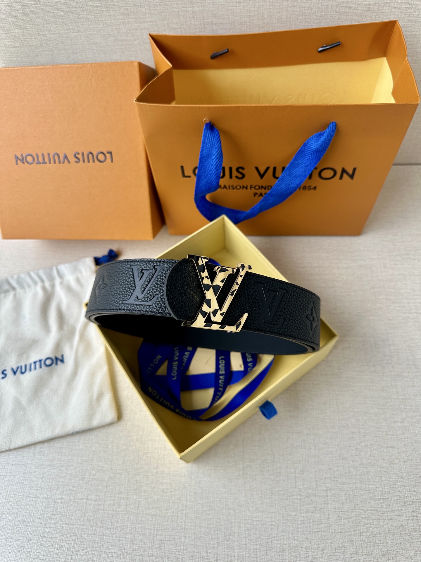 Louis Vuitton Leather Belt Cow Leather M-l