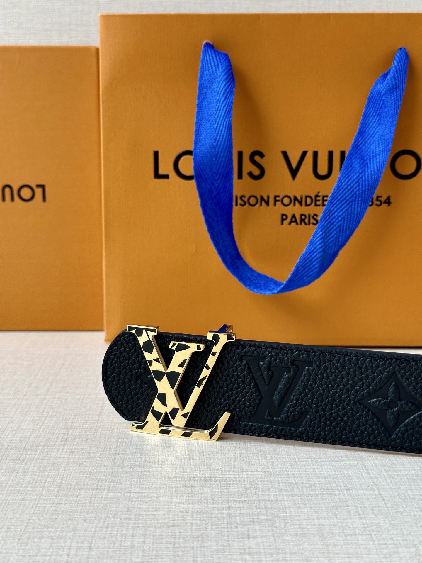 Louis Vuitton Leather Belt Cow Leather M-l